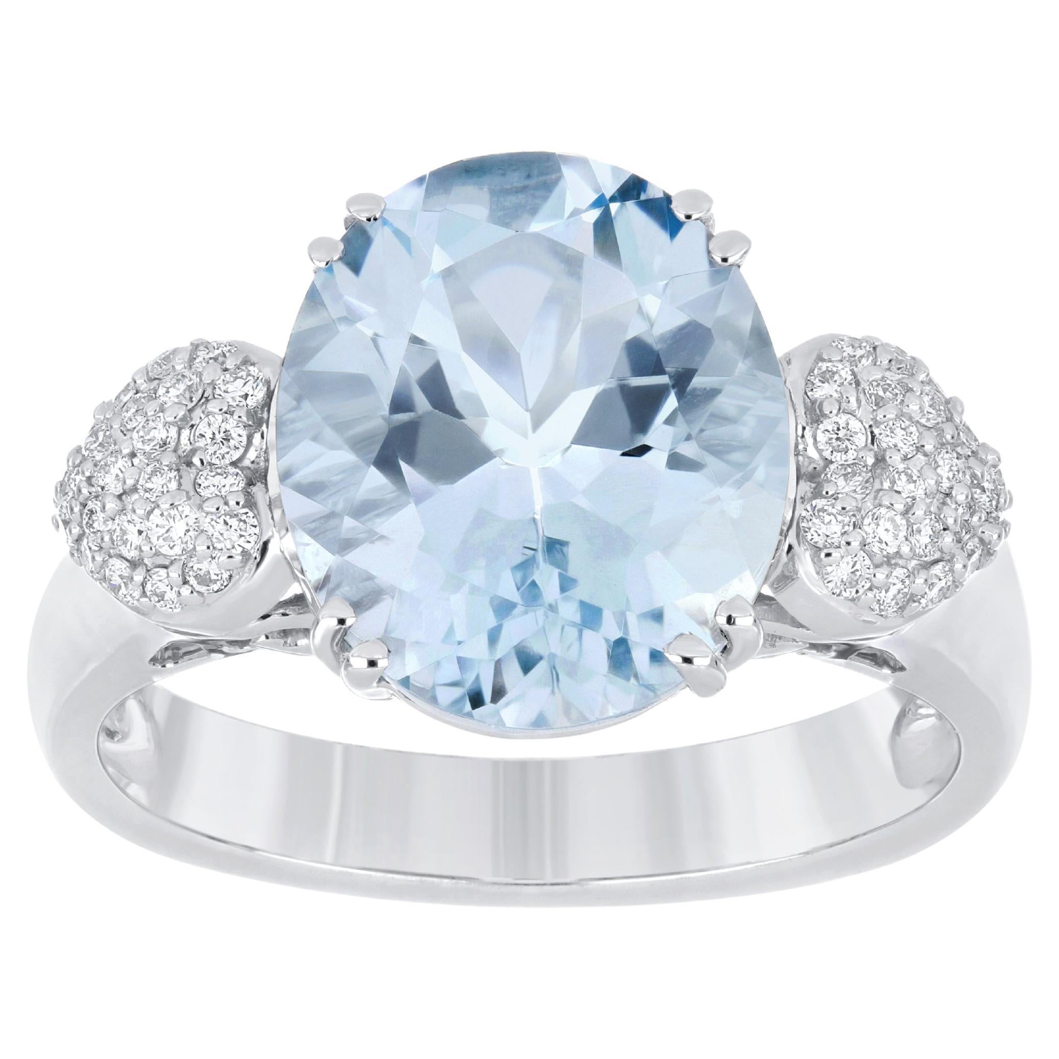 Aquamarine Oval and Diamond Ring 14 Karat White Gold For Sale