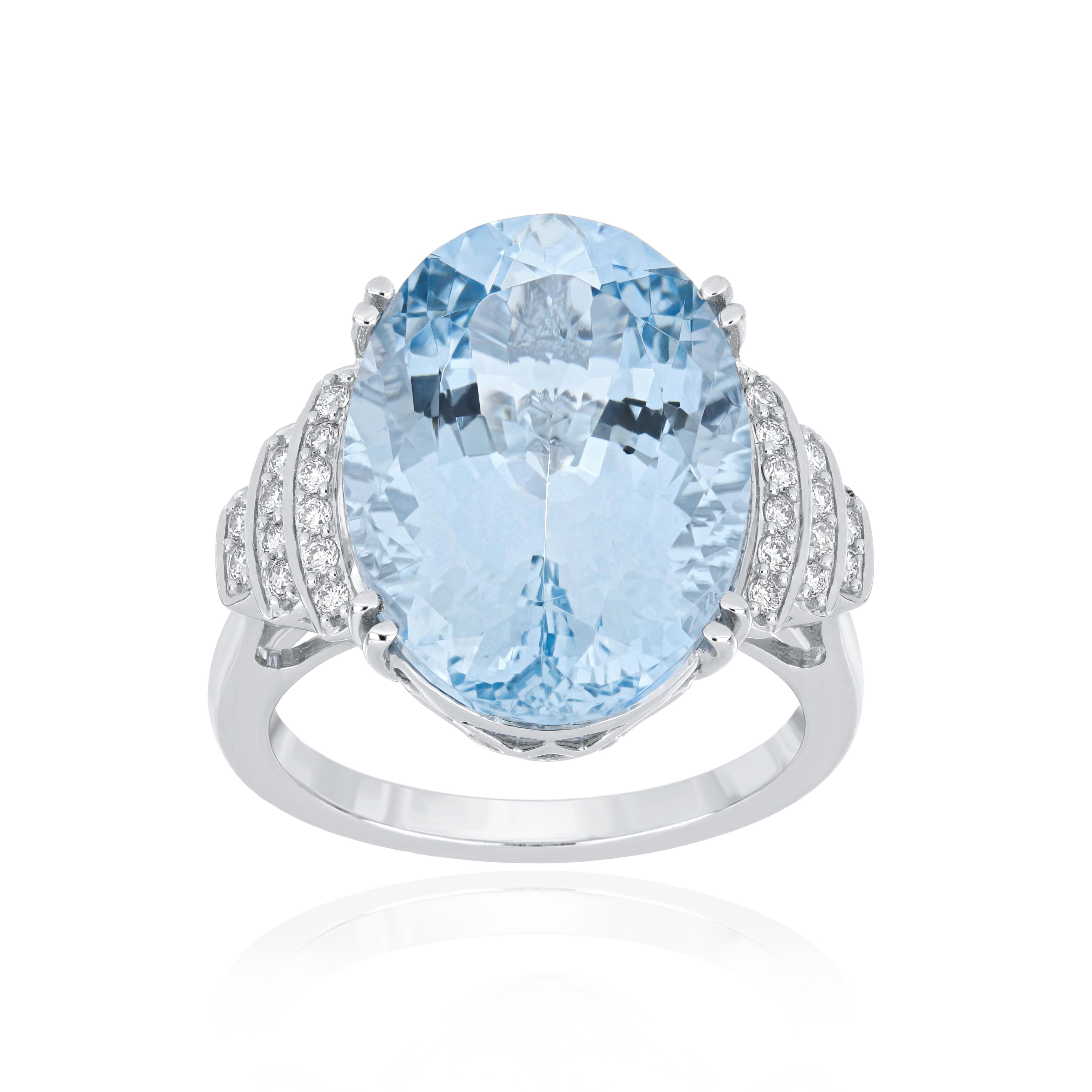 Oval Cut Aquamarine Oval and Diamond Ring 18 Karat White Gold handcraft jewelry Ring For Sale