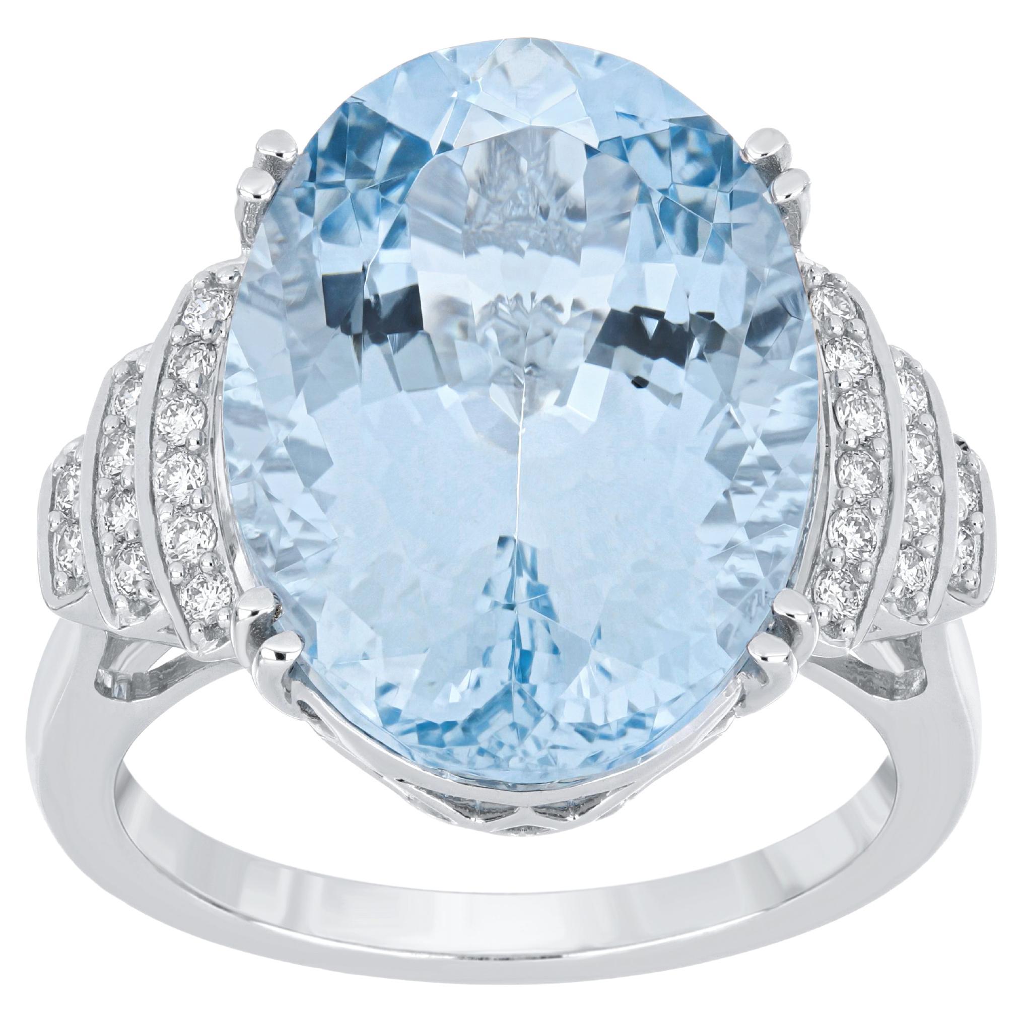 Aquamarine Oval and Diamond Ring 18 Karat White Gold handcraft jewelry Ring