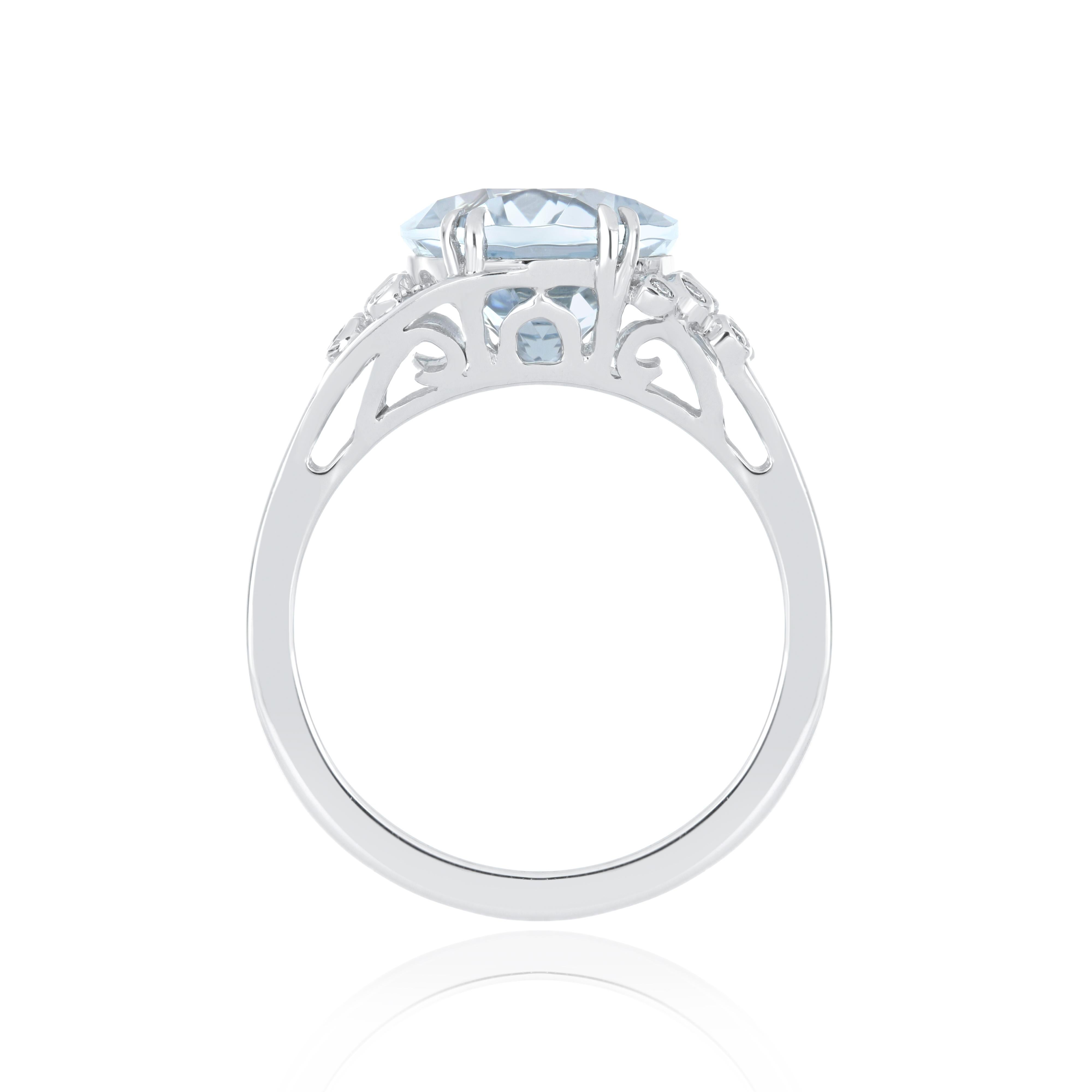 Women's Aquamarine Oval and Diamond Studded Ring in 14 Karat White Gold For Sale