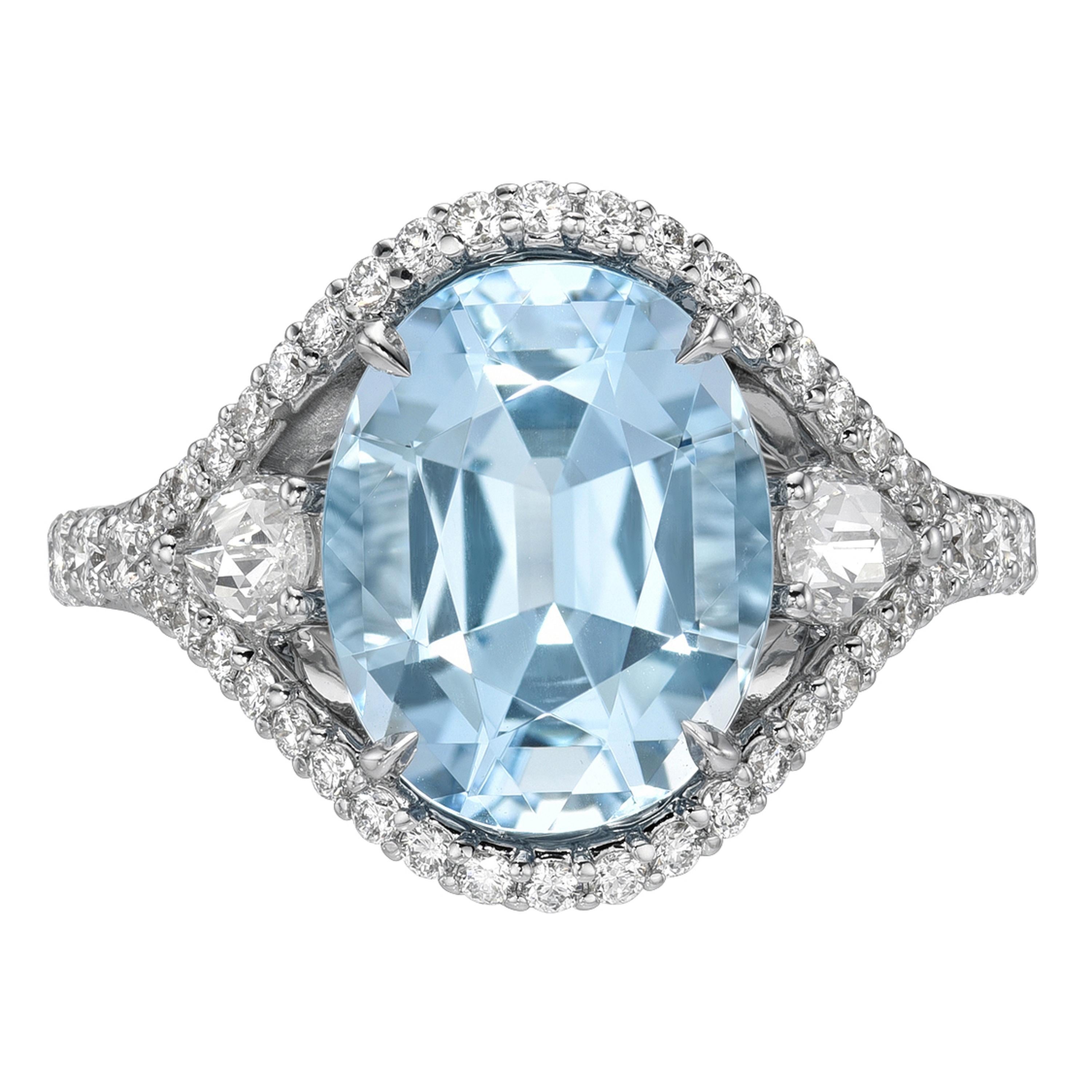 Aquamarin Oval Ring Weißgold mit Diamanten - Luxus-Schmuck Beverly Hills im Angebot 3