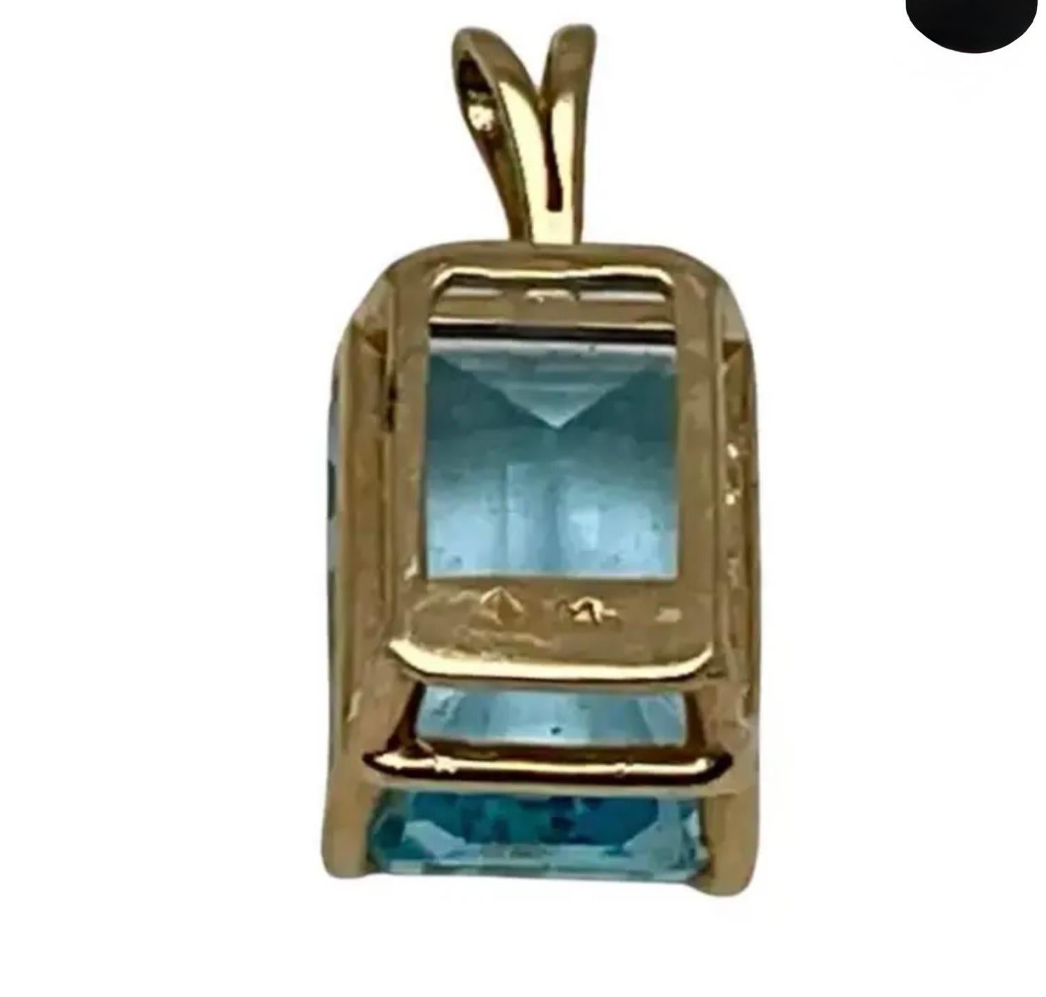 Moderno Ciondolo con acquamarina in oro giallo 14kt in vendita