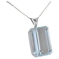 Colgante de aguamarina en oro blanco de 18 quilates aprox 25ct