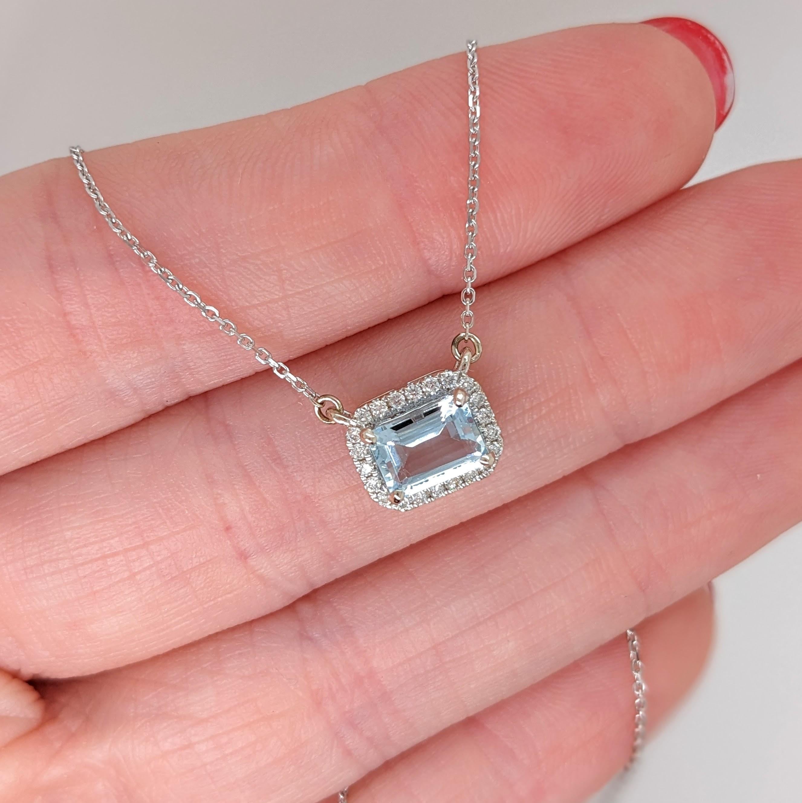 Taille émeraude Collier pendentif aigue-marine avec diamants extraits de la terre en or massif 14 carats EM 7x5 mm en vente
