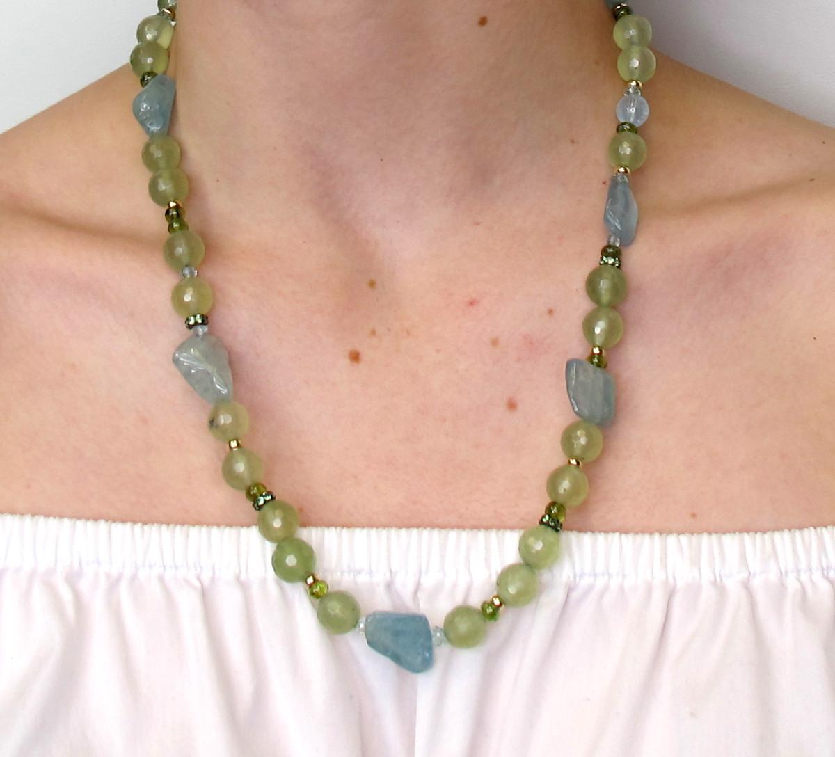 Aquamarine, Peridot, Phrenite and Tsavorite Beaded Necklace with Gold Accents For Sale 2