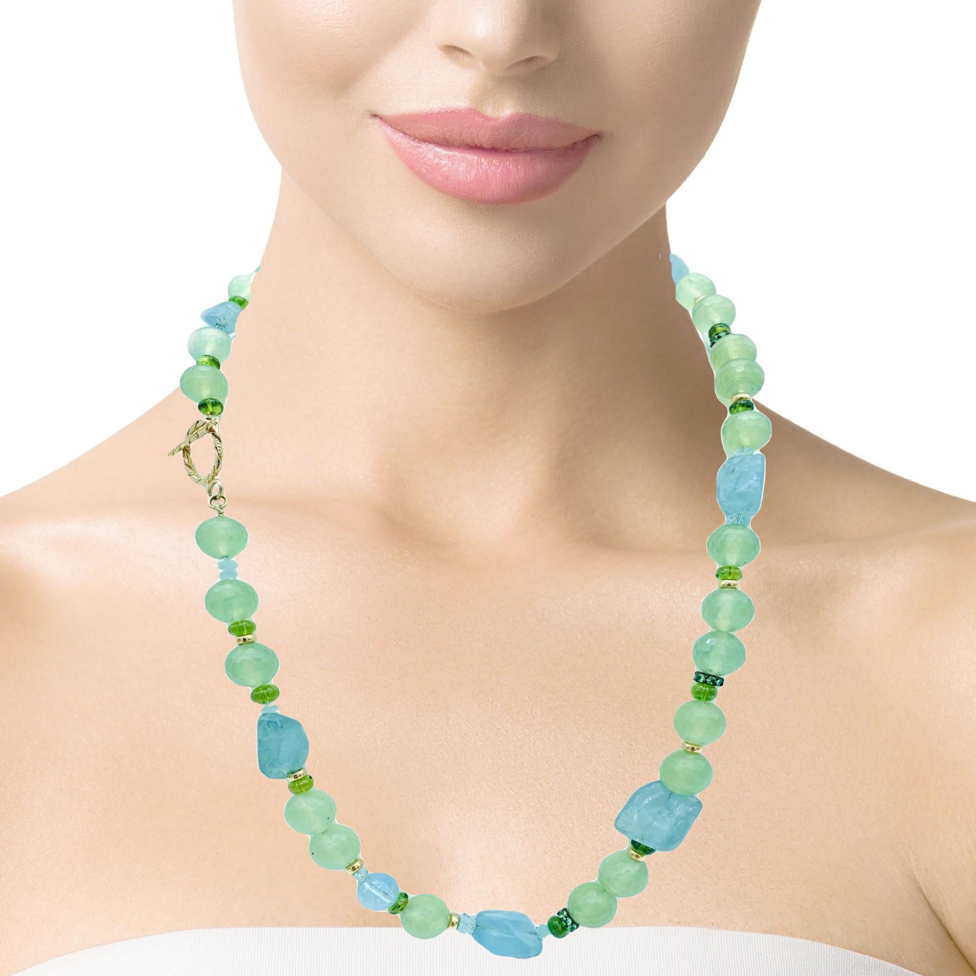 Collar de Cuentas de Aguamarina, Peridoto, Frenita y Tsavorita con Detalles de Oro en venta 3