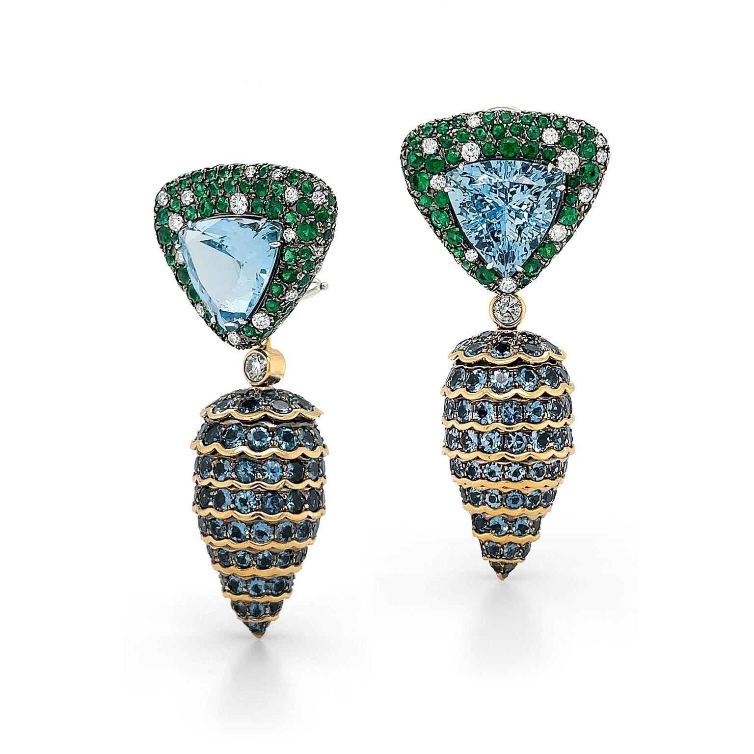 18K Yellow Gold Platinum Aquamarine, Emerald, and Diamond Pine Cone Earrings In New Condition For Sale In New York, NY