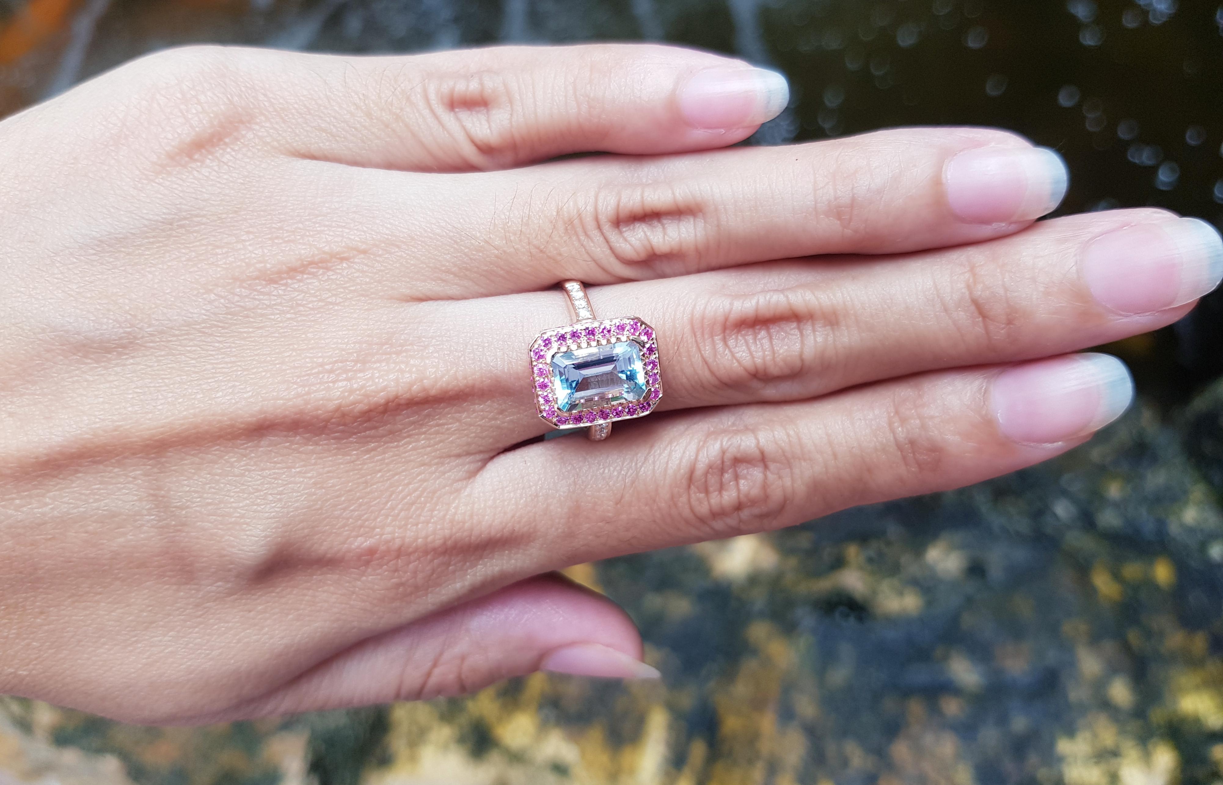 Contemporary Aquamarine, Pink Sapphire and Diamond Ring Set in 18 Karat Rose Gold Settings For Sale