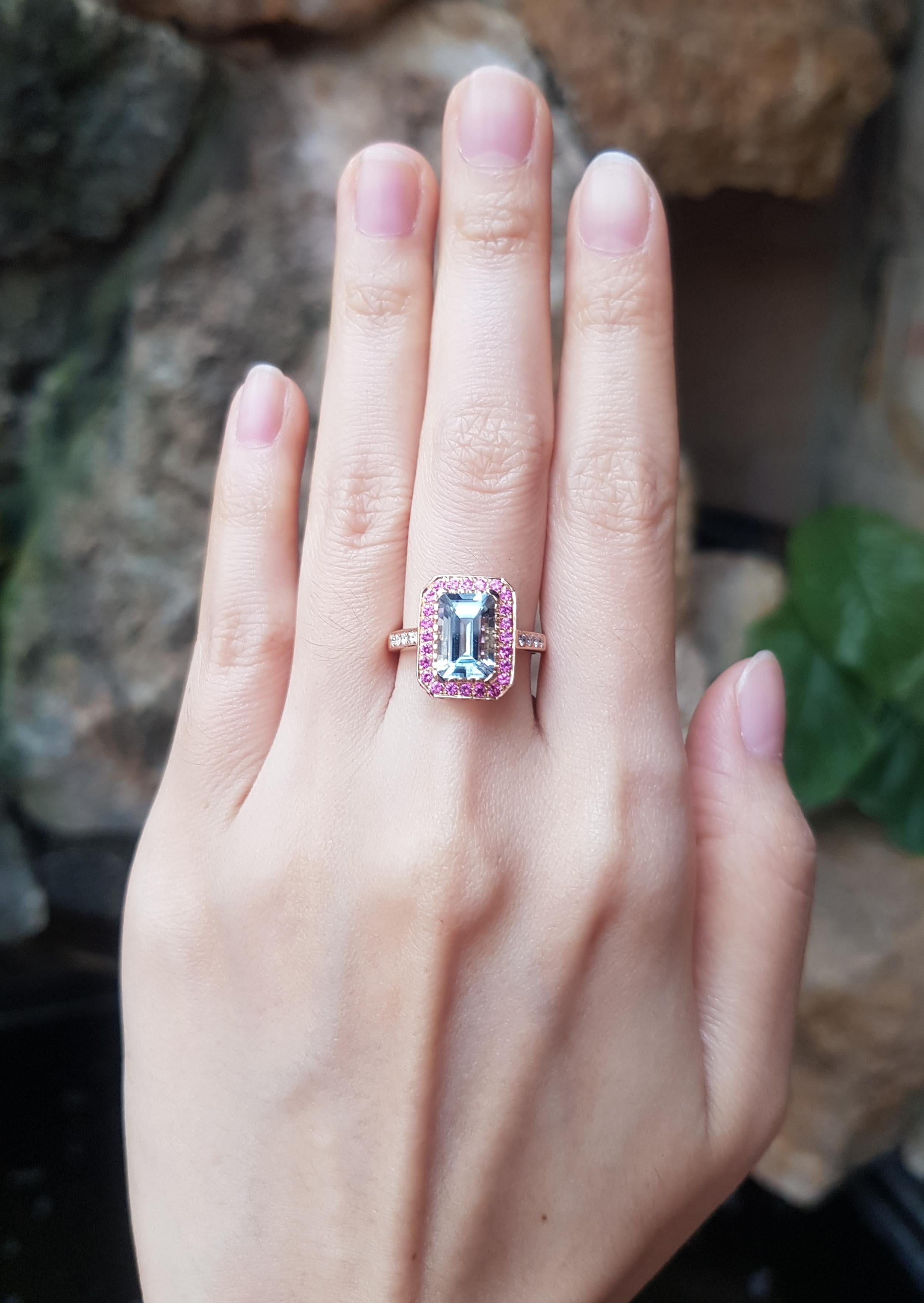 Aquamarine, Pink Sapphire and Diamond Ring Set in 18K Rose Gold Settings In New Condition For Sale In Bangkok, TH