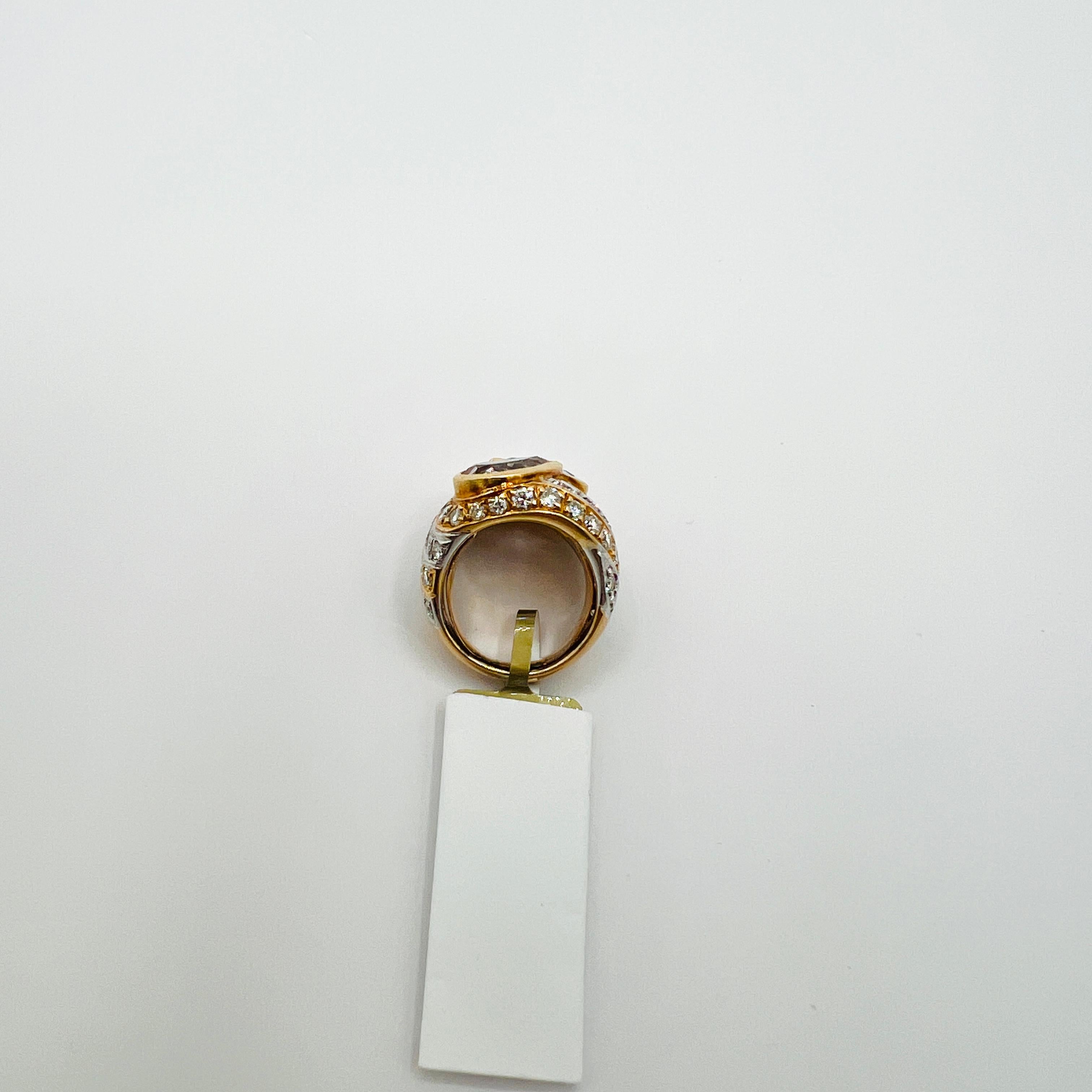 Ring mit Aquamarin, Pinkem Turmalin und weißem Diamant aus zweifarbigem 18-Karat-Gold im Angebot 2