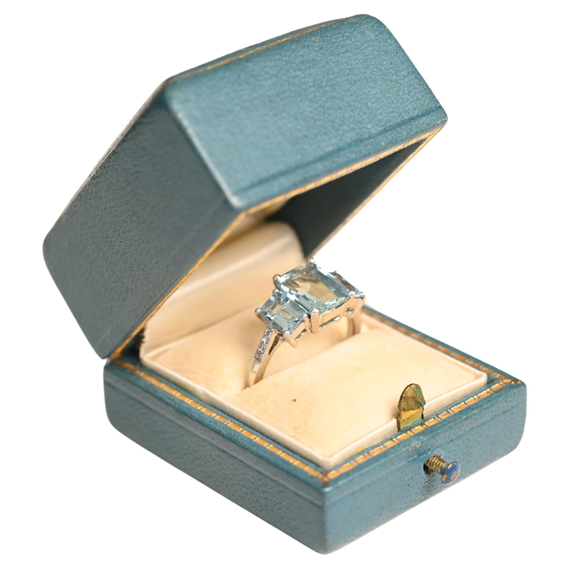 Anillo de Aguamarina de Tres Piedras. Anillo de compromiso de aguamarina y diamantes de 2,90 quilates