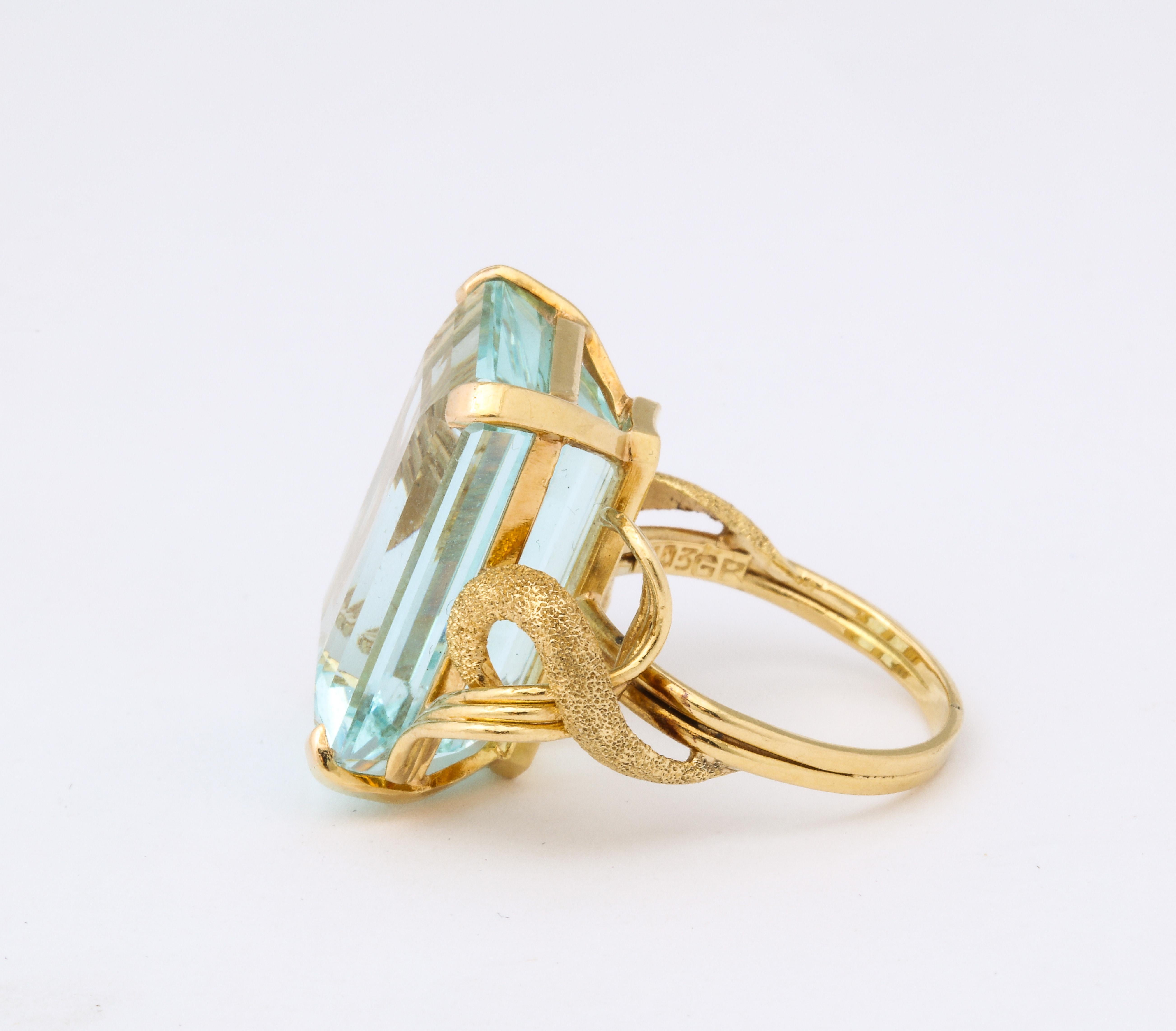 Women's Aquamarine Retro 18 K Gold Ring For Sale