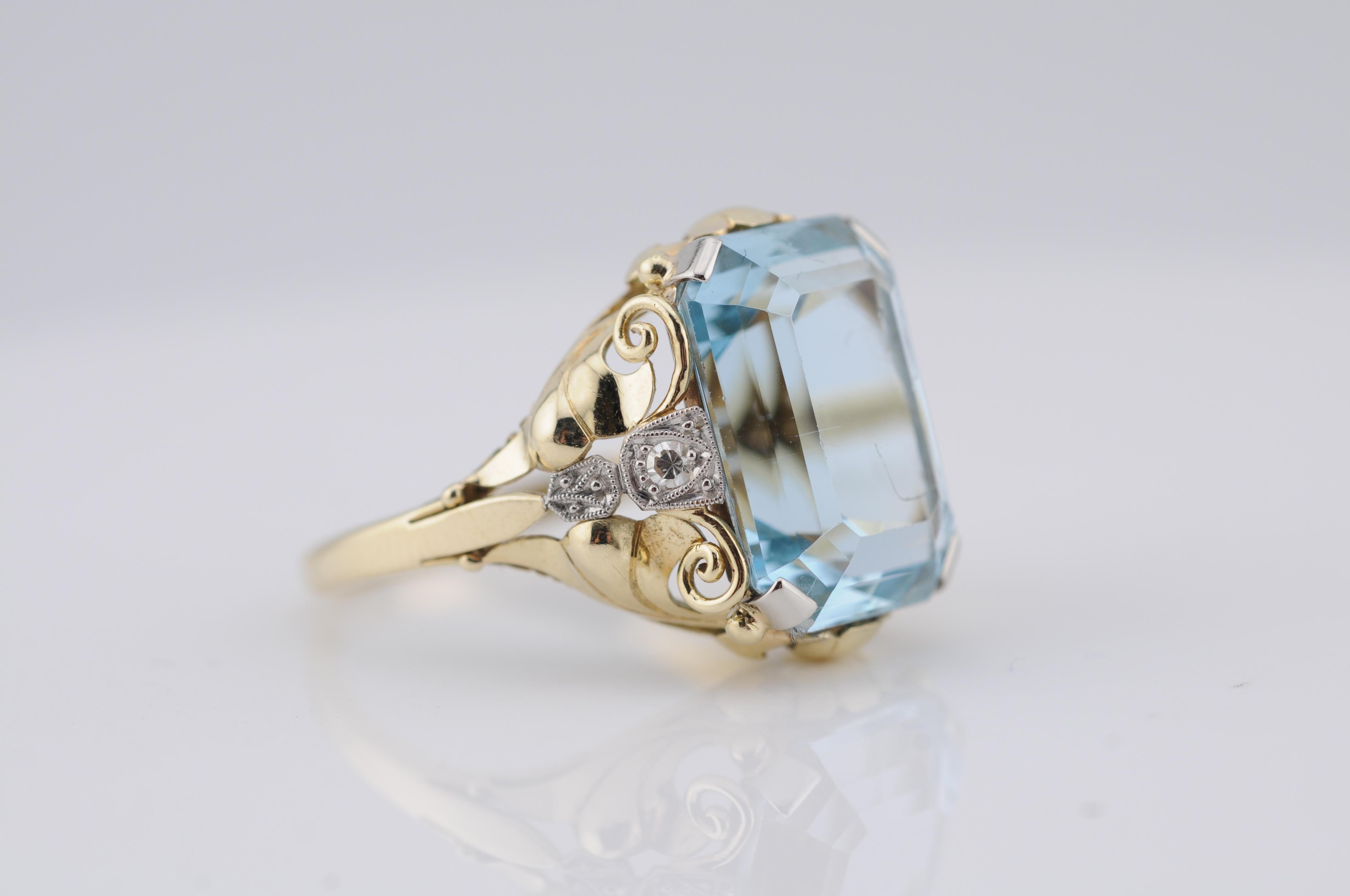 Anillo Aguamarina 10 ct  Corte Esmeralda 14K en Bueno estado para la venta en Berlin, BE