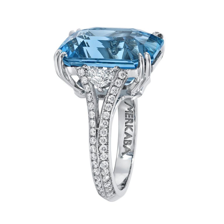 Aquamarine Ring 10.29 Carat Emerald Cut In New Condition For Sale In Beverly Hills, CA
