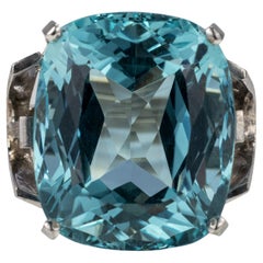 Aquamarine Ring 14-Carats Midcentury "Santa Maria" Color