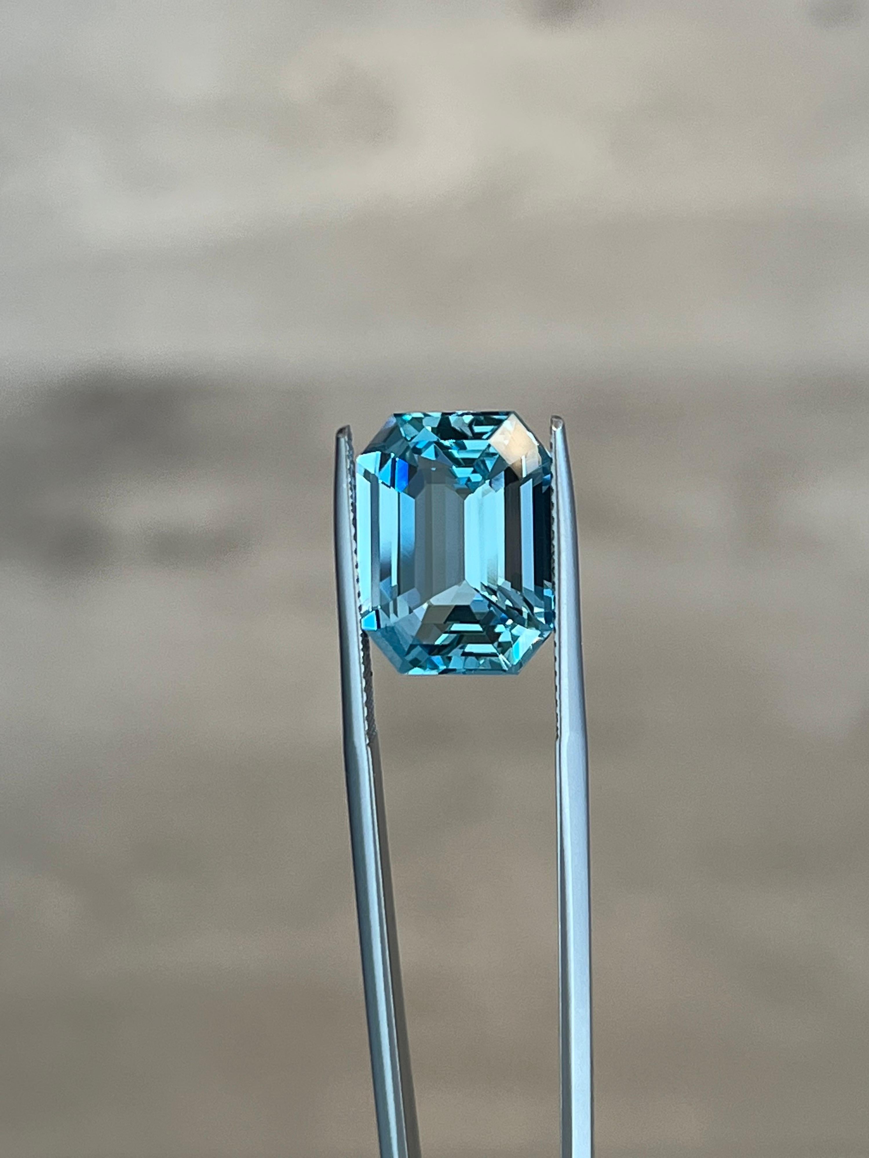 Contemporary Aquamarine Ring Gem 10.29 Carat Emerald Cut Loose Gemstone Loupe Clean 