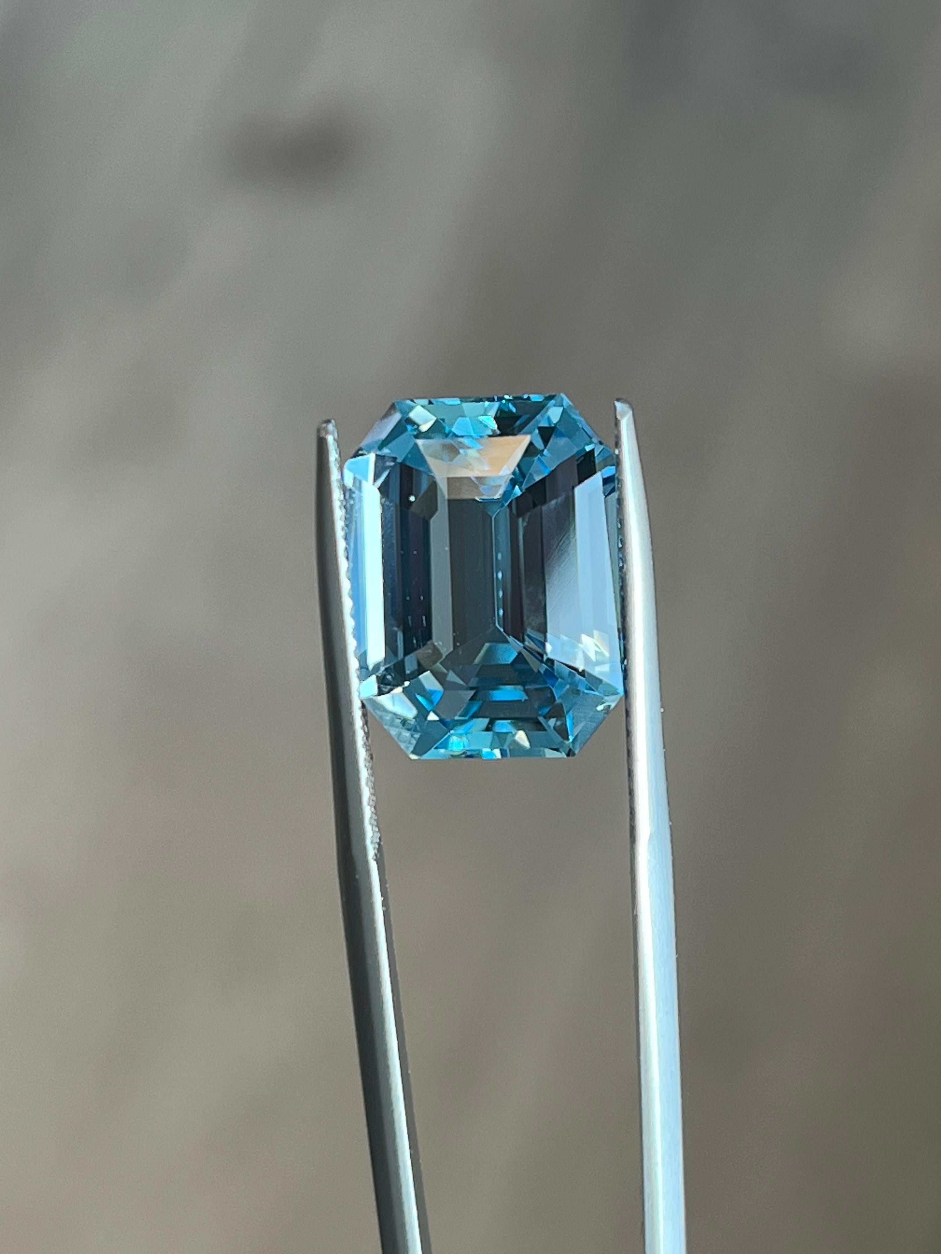 Aquamarine Ring Gem 10.29 Carat Emerald Cut Loose Gemstone Loupe Clean  In New Condition In Beverly Hills, CA