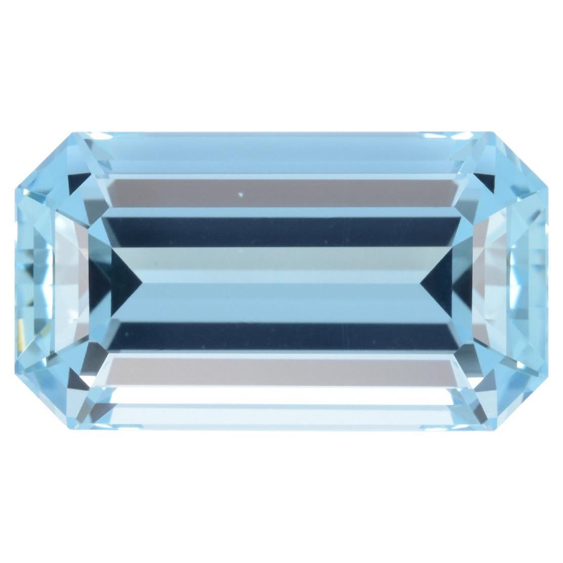 Aguamarina talla esmeralda de 13,75 quilates: Perfecta para joyería de lujo personalizada