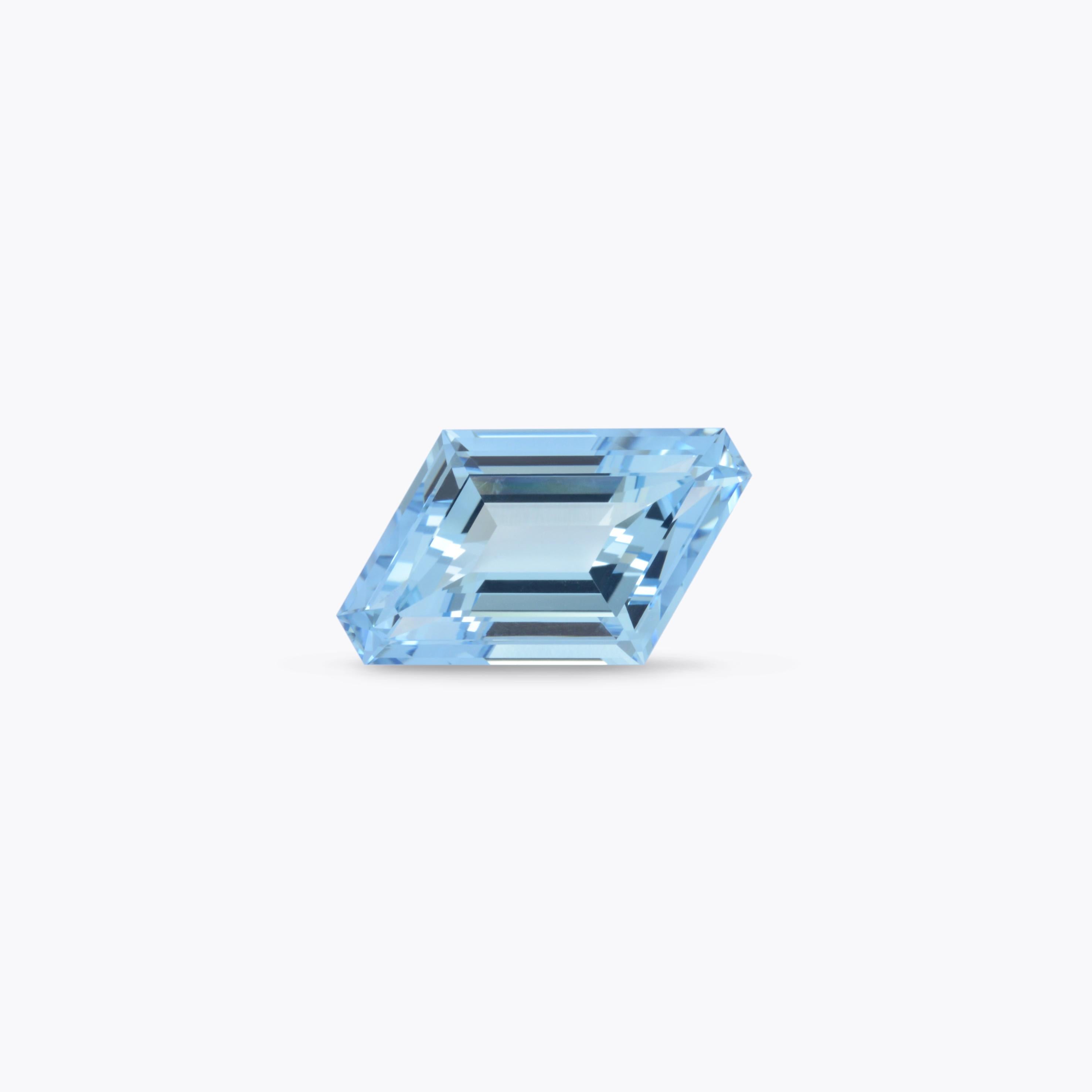 Contemporary Unique 9.73-Carat Aquamarine Gem – Design Your Dream - Luxury Custom Jewelry For Sale