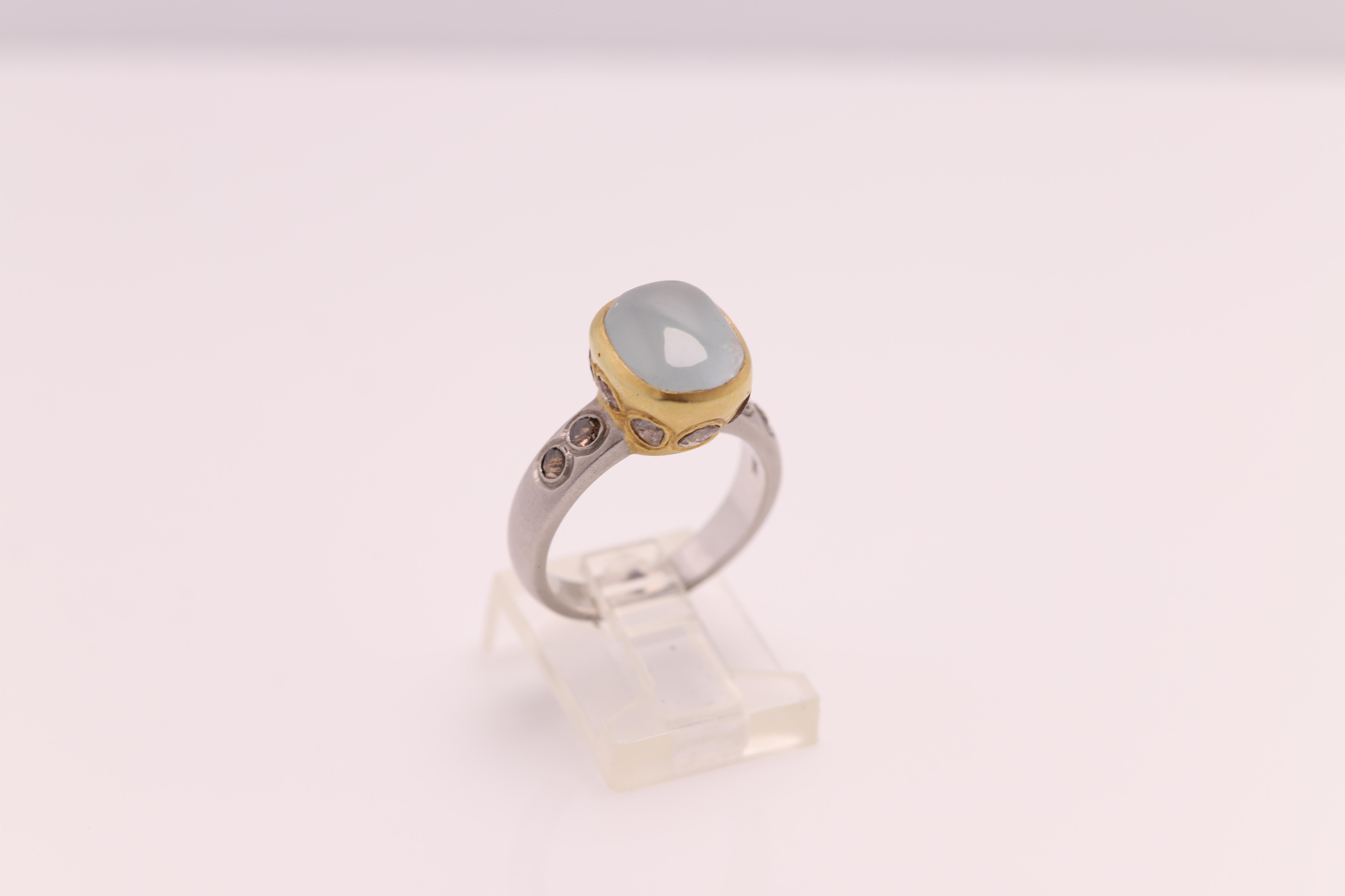 Aquamarine Ring Hand 18 Karat & Old Cut Diamonds Vintage Aquamarine Gold Ring In New Condition For Sale In Brooklyn, NY