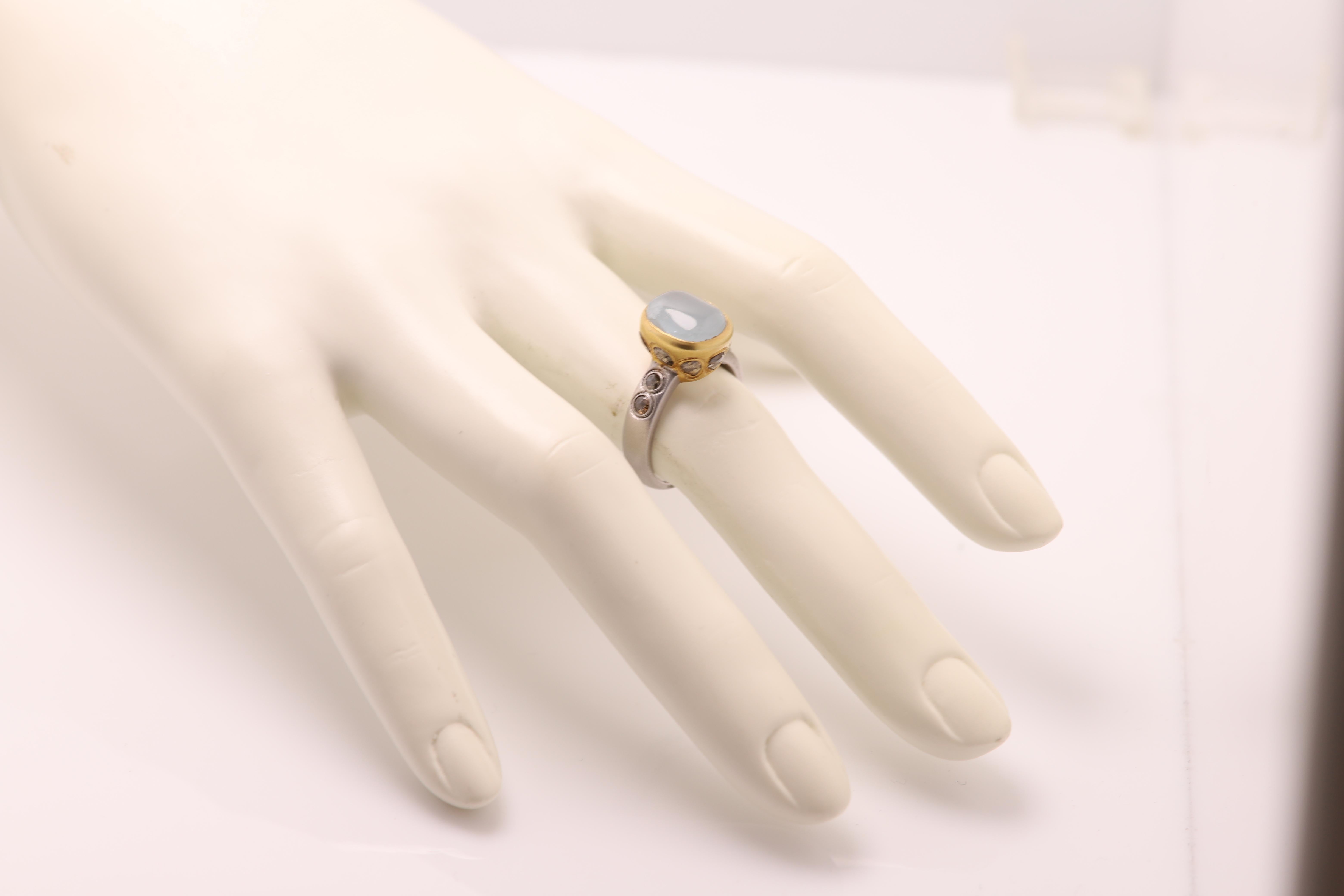 Aquamarine Ring Hand 18 Karat & Old Cut Diamonds Vintage Aquamarine Gold Ring For Sale 1