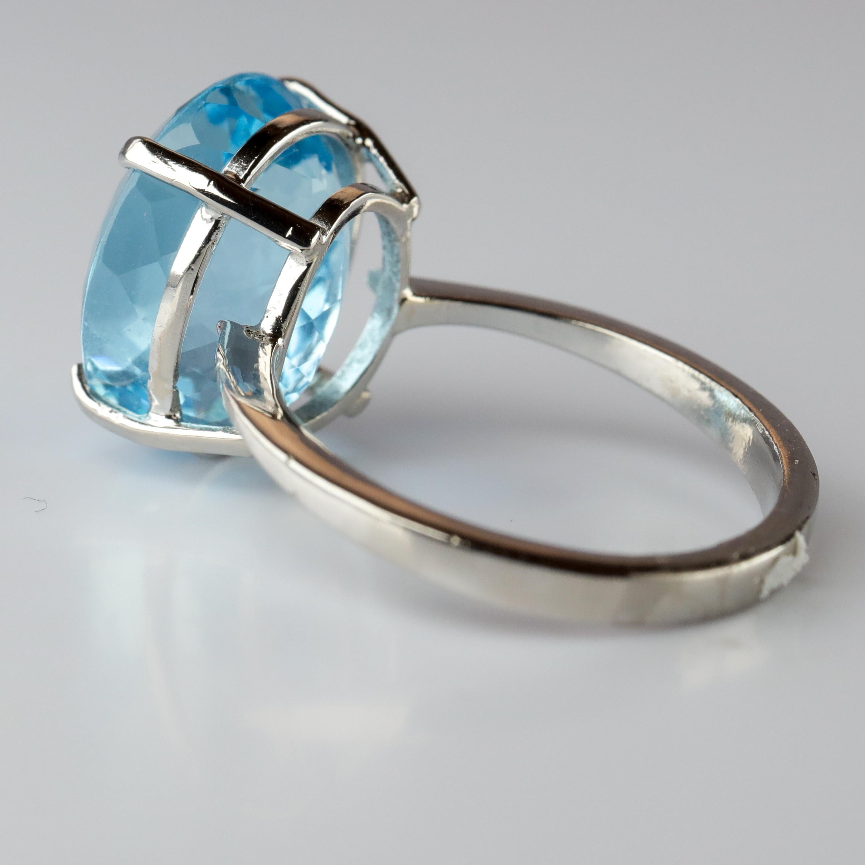 Women's Aquamarine Ring in White Gold