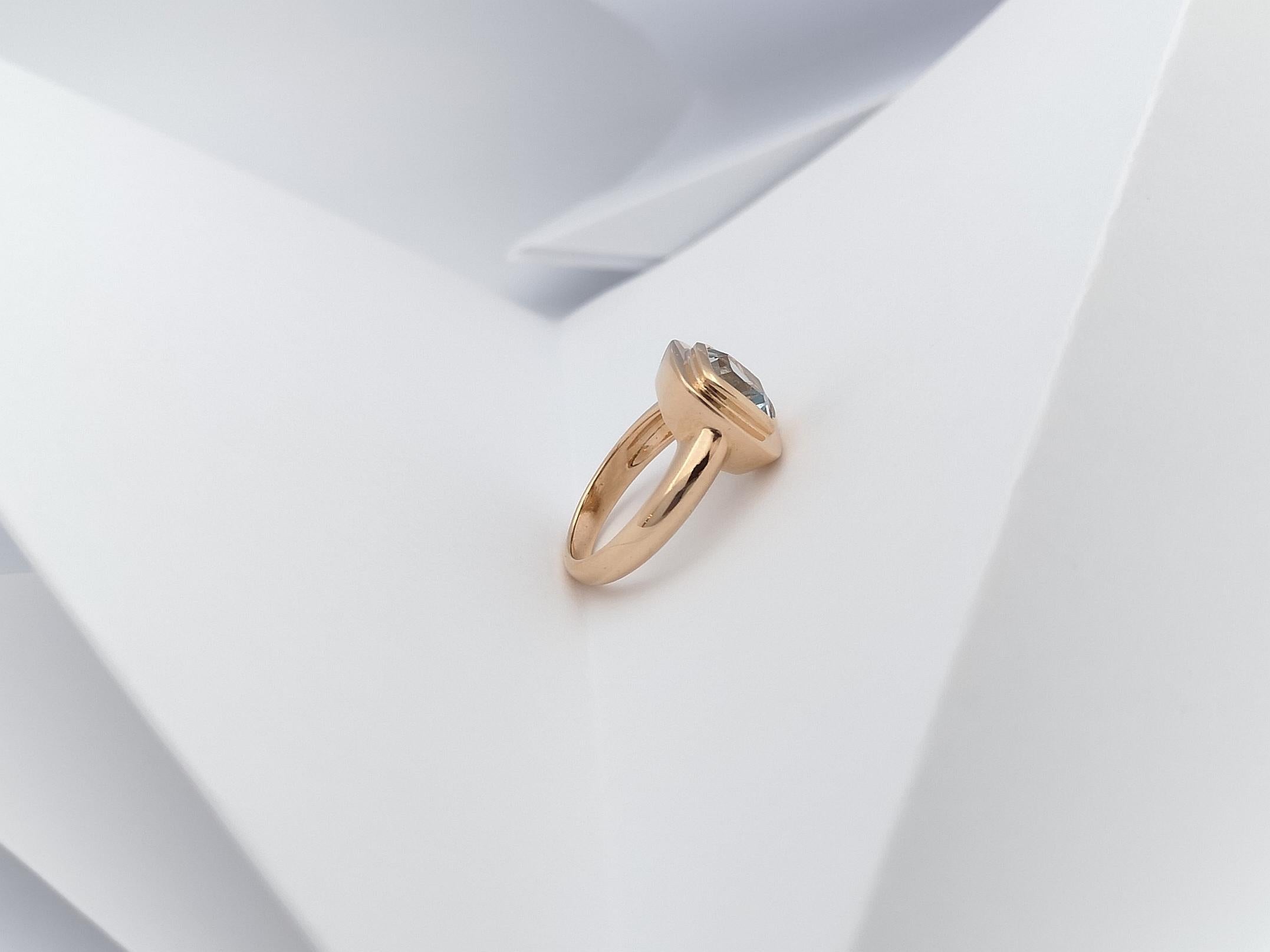 Aquamarine Ring Set in 18 Karat Rose Gold Settings For Sale 5