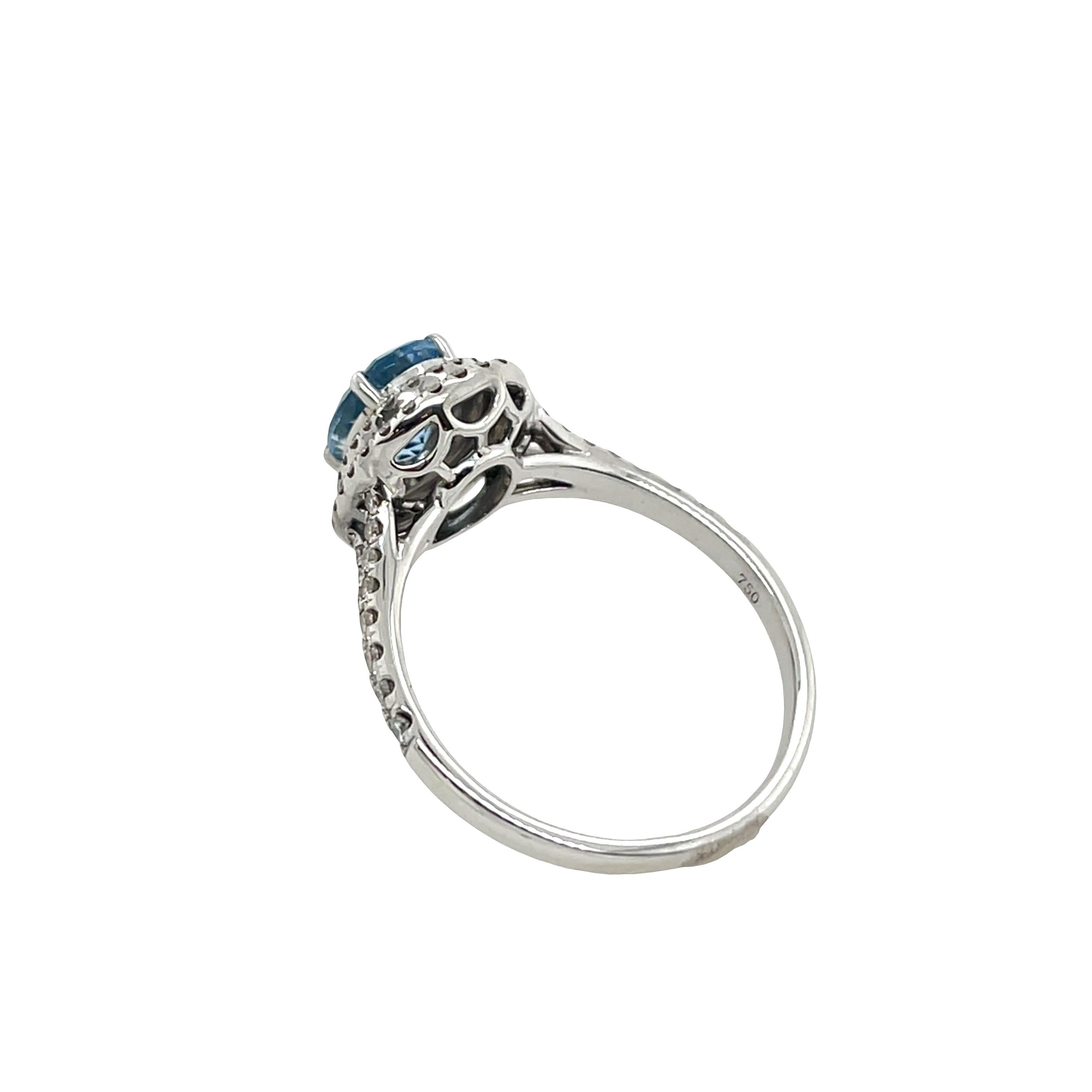 Anello con acquamarina e diamanti in oro bianco 18 ct. In condizioni ottime in vendita a London, GB