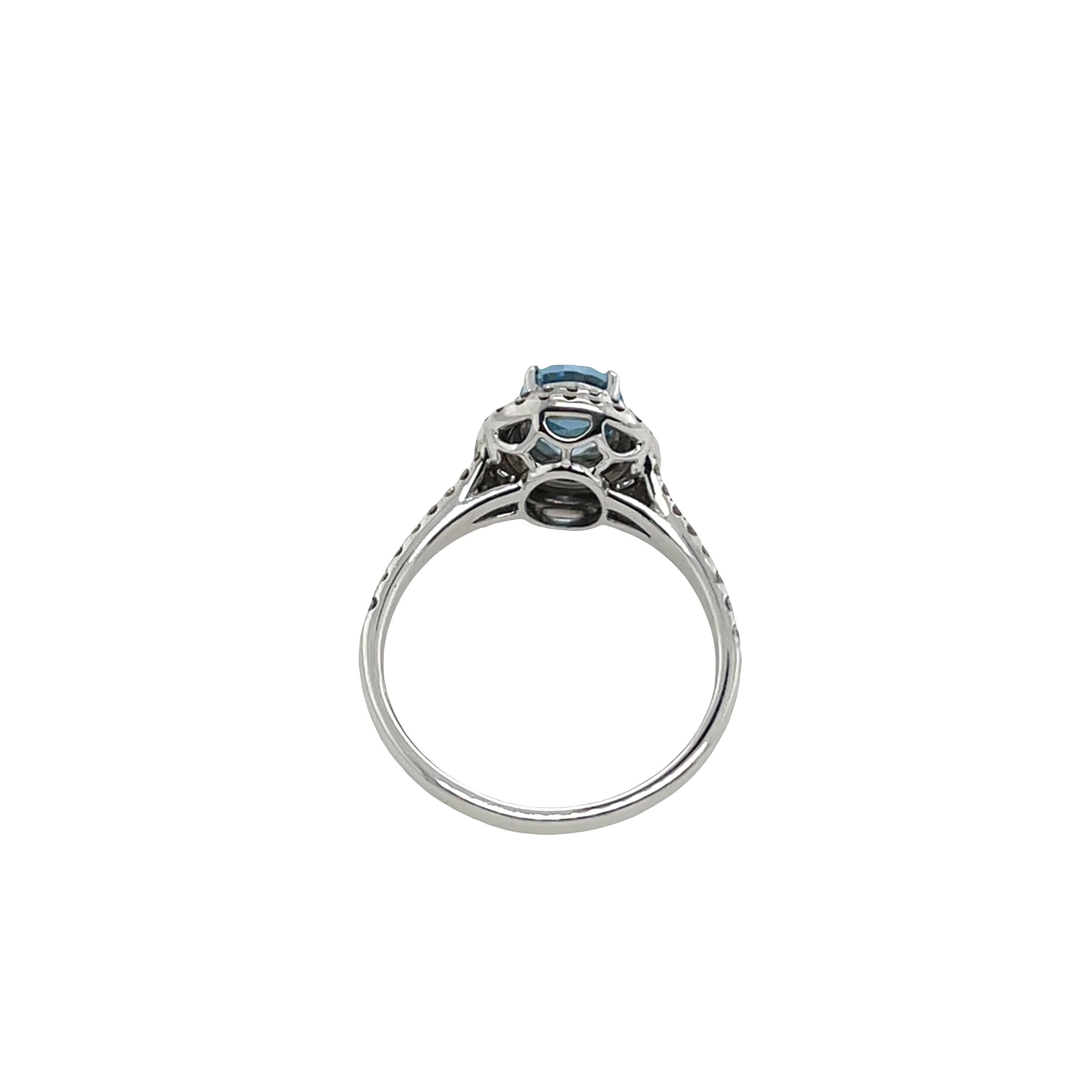 Anello con acquamarina e diamanti in oro bianco 18 ct. in vendita 1