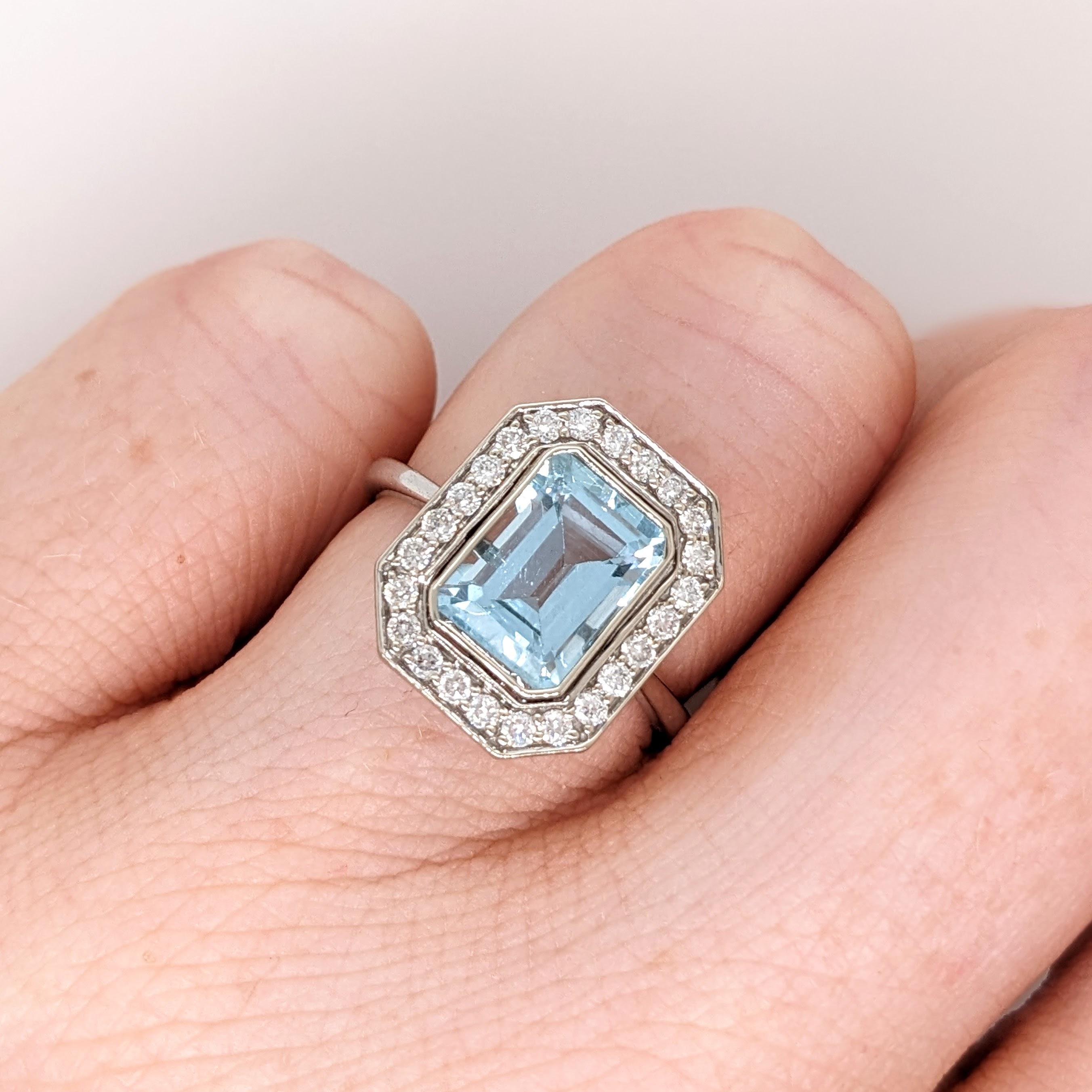 2.3 Karat Aquamarin Ring mit erdfarbenen Diamanten aus massivem 14 Karat Weißgold EM 9x7 mm (Smaragdschliff)