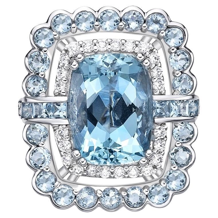 Aquamarine Ring with Aquamarine and Diamond in 18 Karat White Gold For Sale