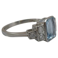 Aquamarine Ring with Diamond Shoulders and Platinum Band in Art Deco Style