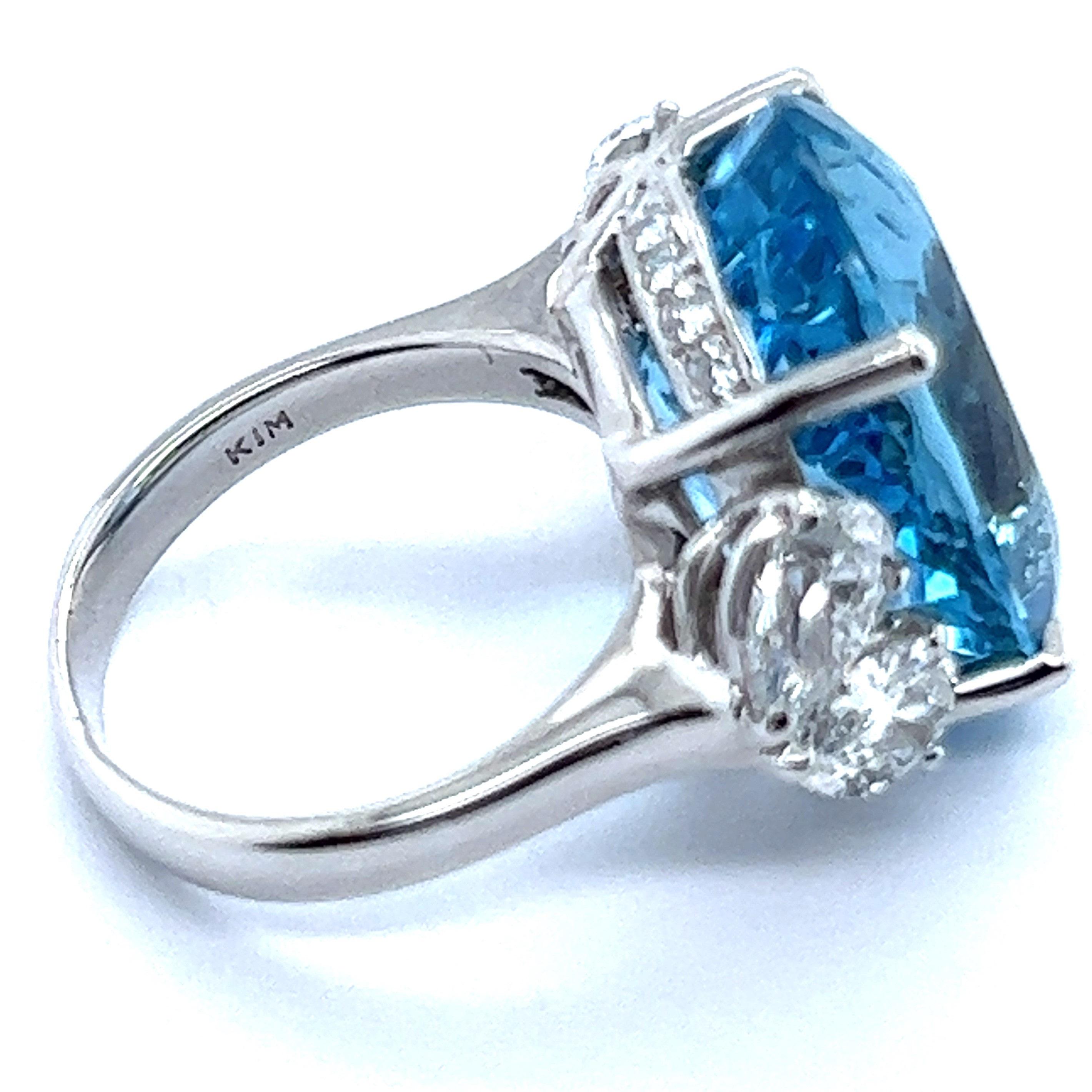 Aquamarine Ring with Diamonds in 14 Karat White Gold For Sale 4