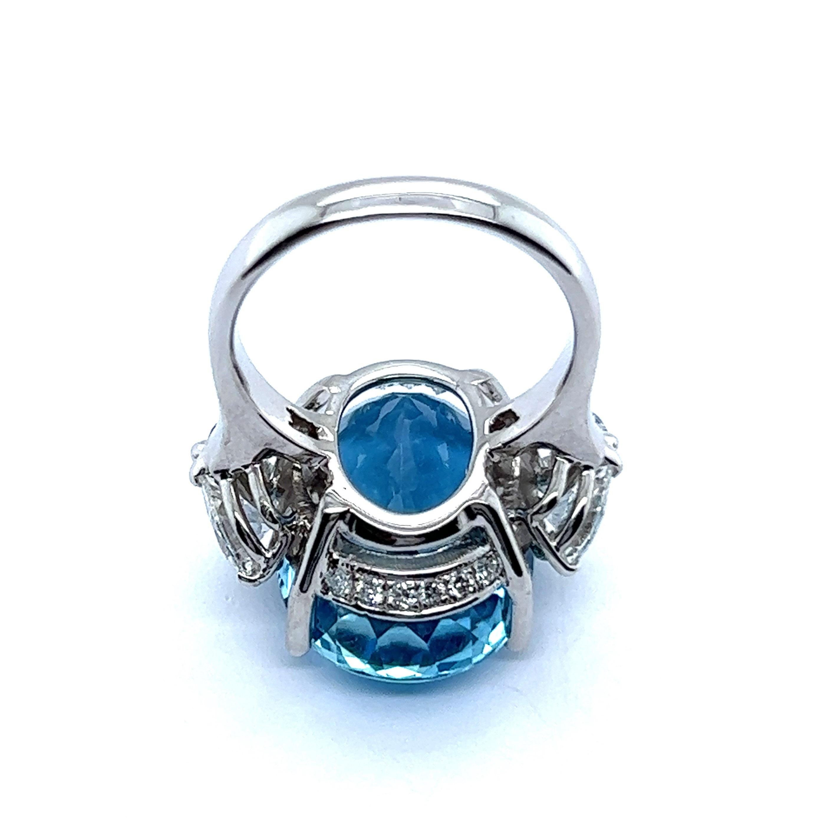 Aquamarine Ring with Diamonds in 14 Karat White Gold For Sale 2