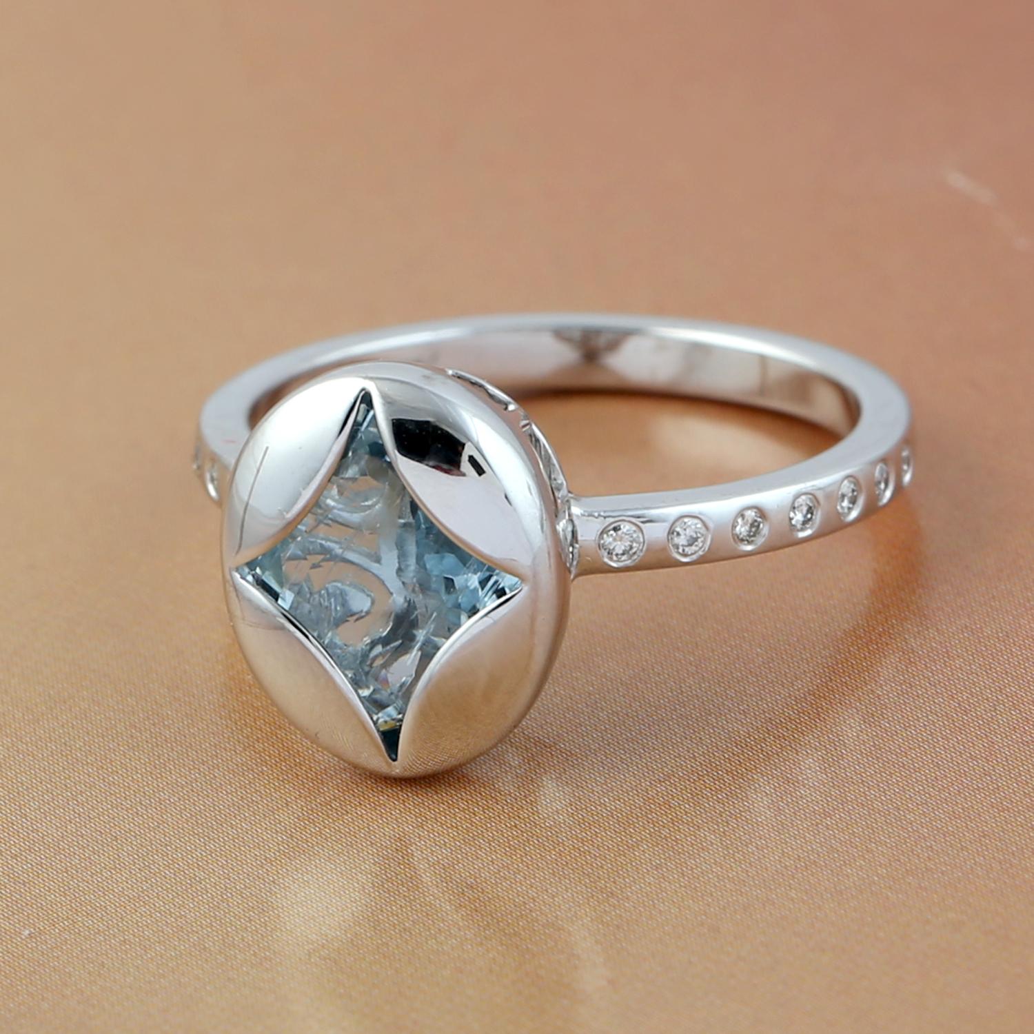Artisan Aquamarine Ring With Diamonds Made In 18k White Gold For Sale