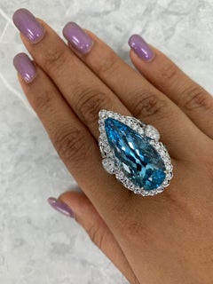 Sunita Nahata Anillo de Aguamarina con Paraiba, Alejandrita y Diamante en 18KWG