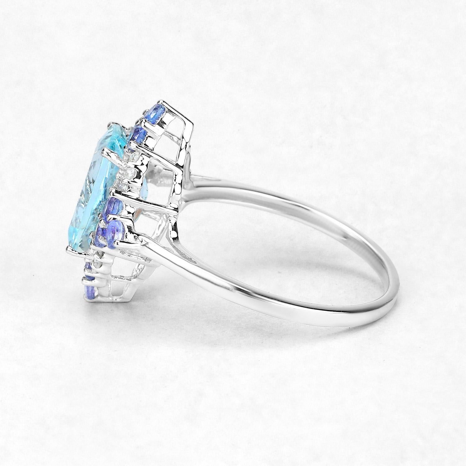 Aquamarine Ring With Tanzanites and Diamonds 2.25 Carats 10K White Gold In Excellent Condition For Sale In Laguna Niguel, CA