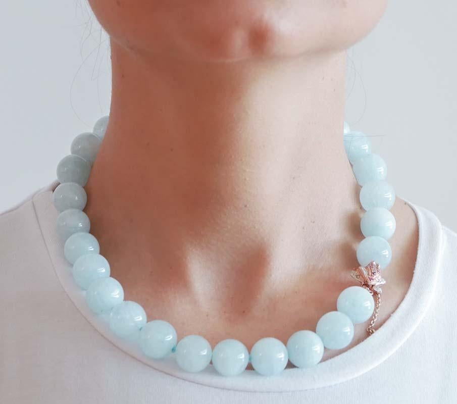Aigue-marine, rubis, diamants, collier en or rose et argent. Pour femmes en vente