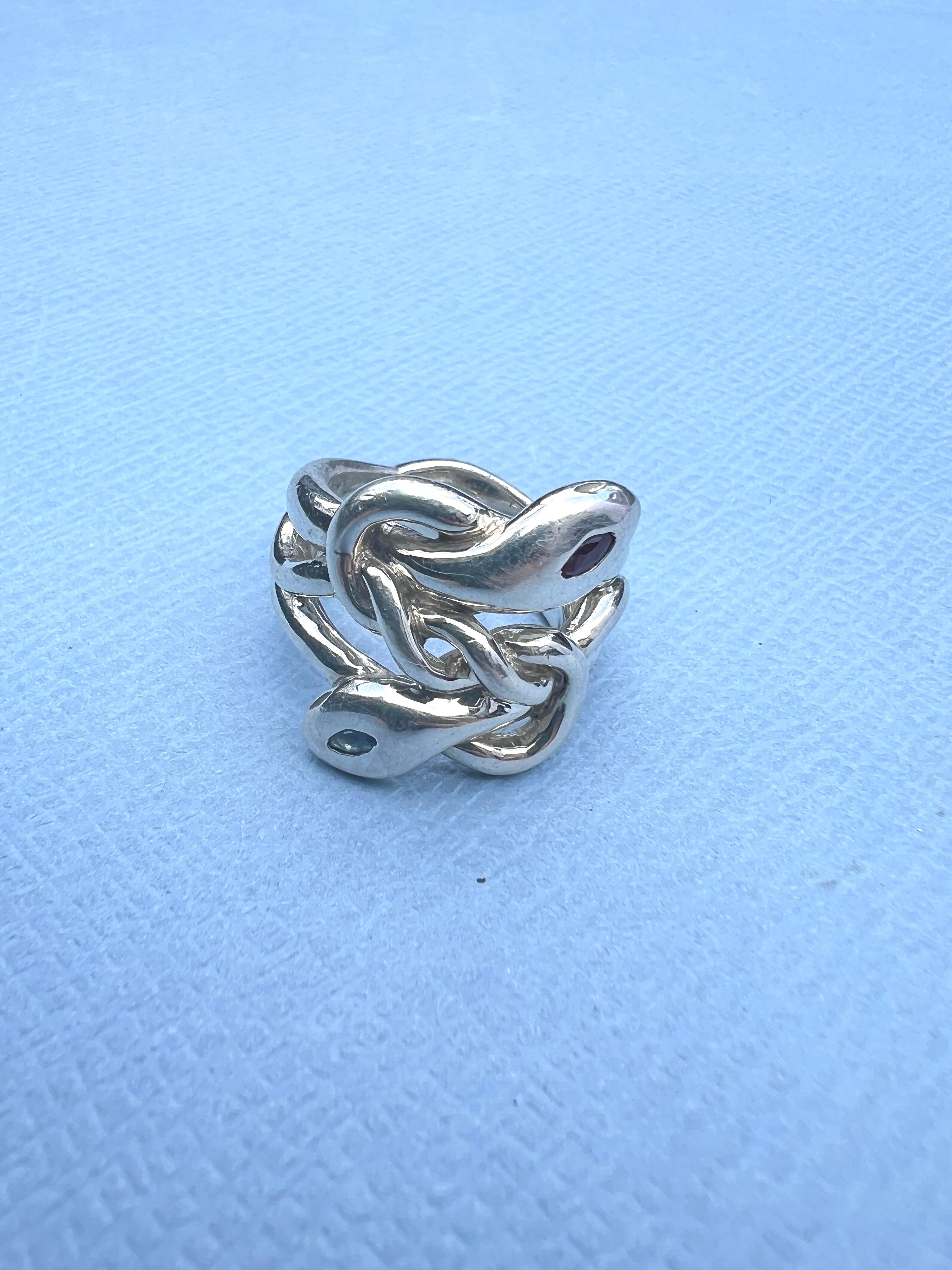 Femenino o masculino Anillo de cóctel de serpiente con marqués de rubí y aguamarina Plata J DAUPHIN