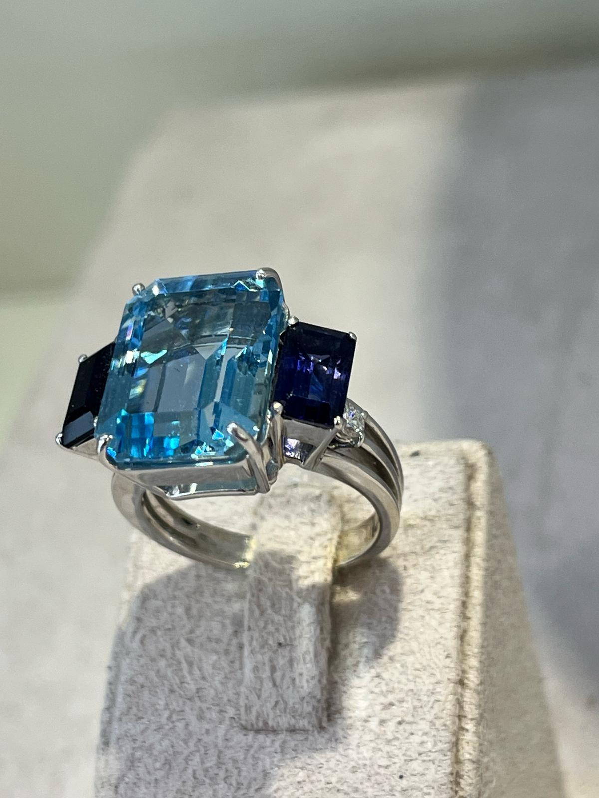 Anello Santa Maria con acquamarina del marchio Antonini In condizioni ottime in vendita a Tel Aviv - Jaffa, IL