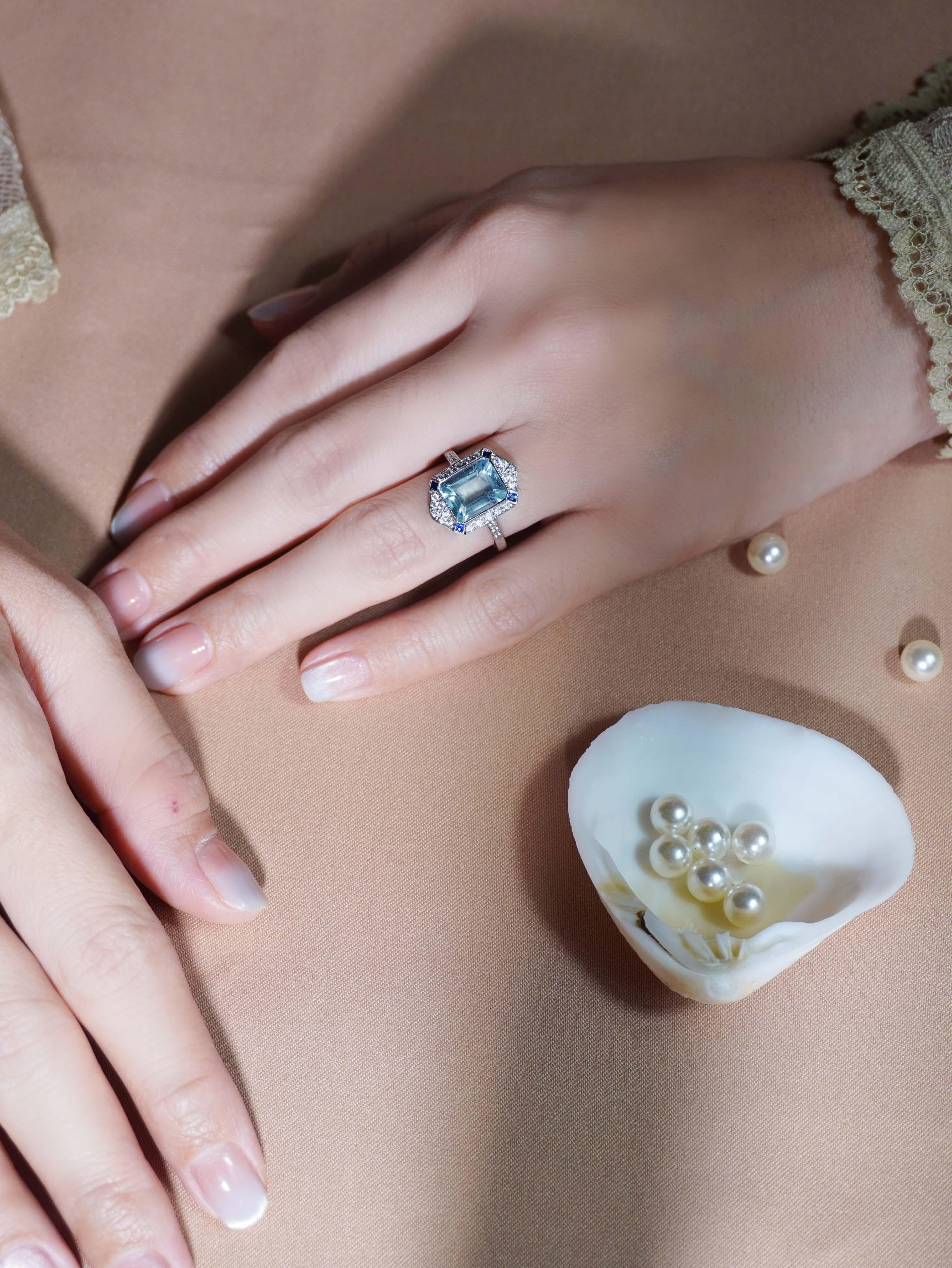Aquamarin Saphir und Diamant Art Deco Stil Cocktail Ring in 14K Weißgold im Zustand „Neu“ im Angebot in Bangkok, TH