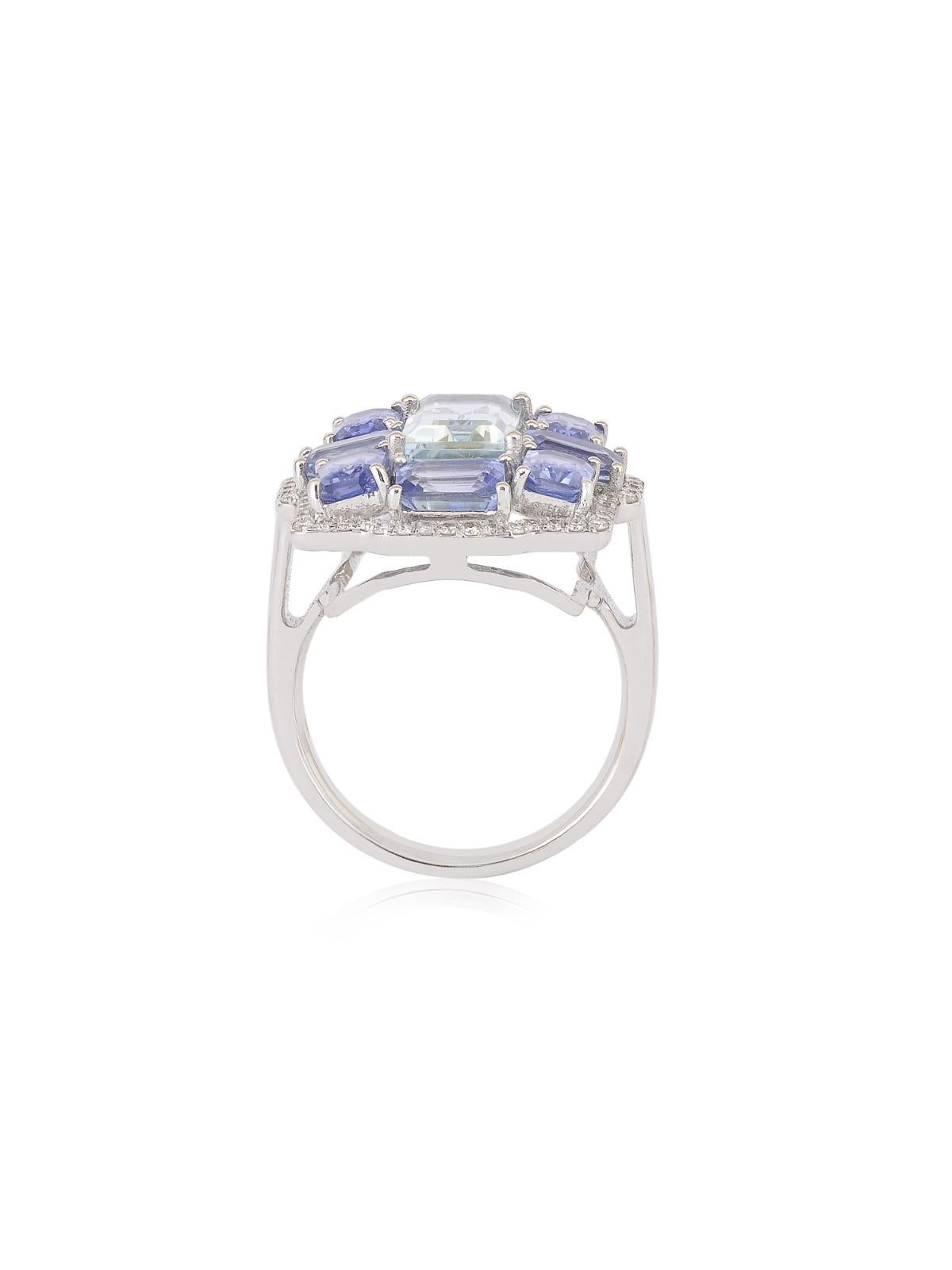 Art Deco Aquamarine Sapphire and diamond cocktail ring in 18K gold For Sale