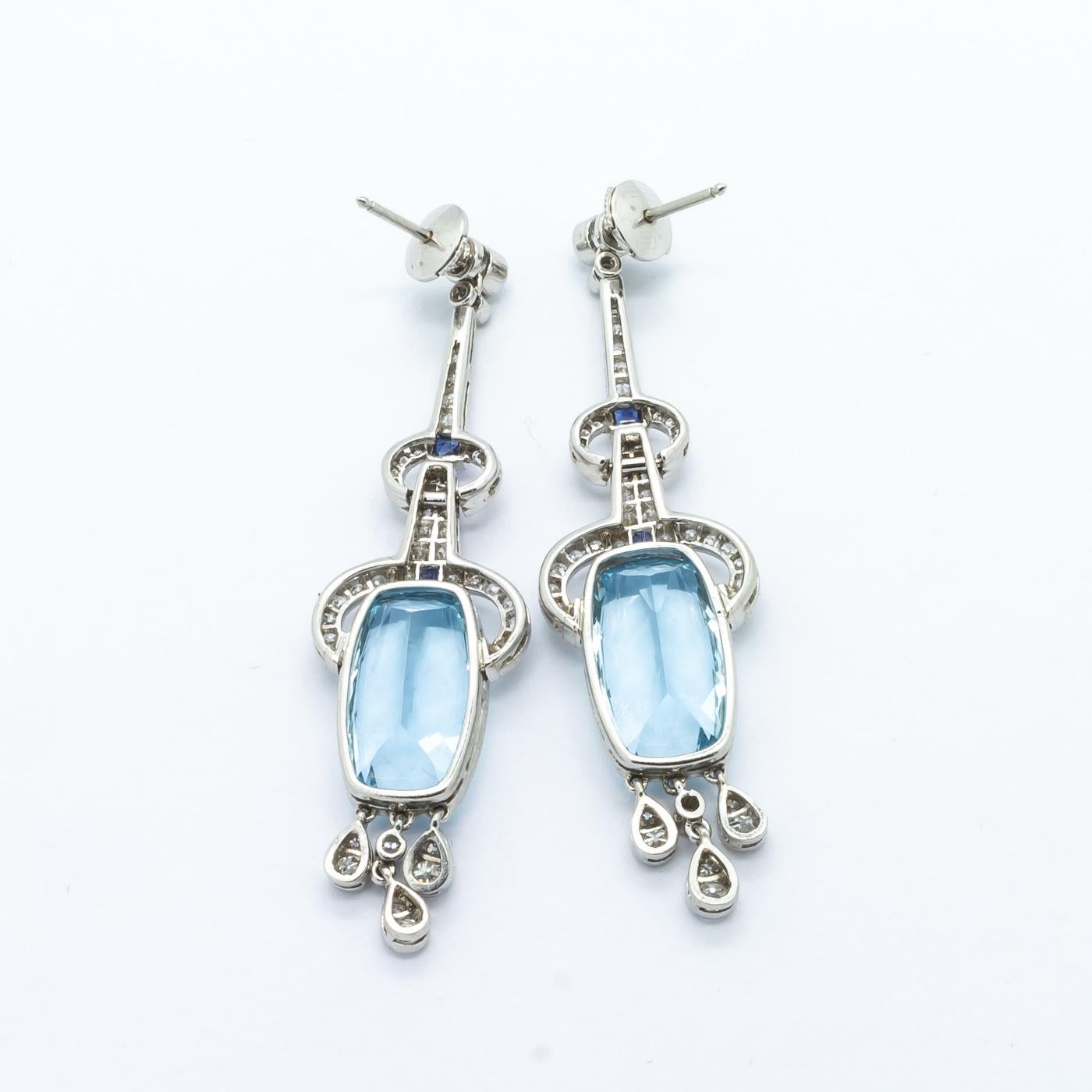 Aquamarine, Sapphire, Diamond and Platinum Earrings In New Condition For Sale In London, GB