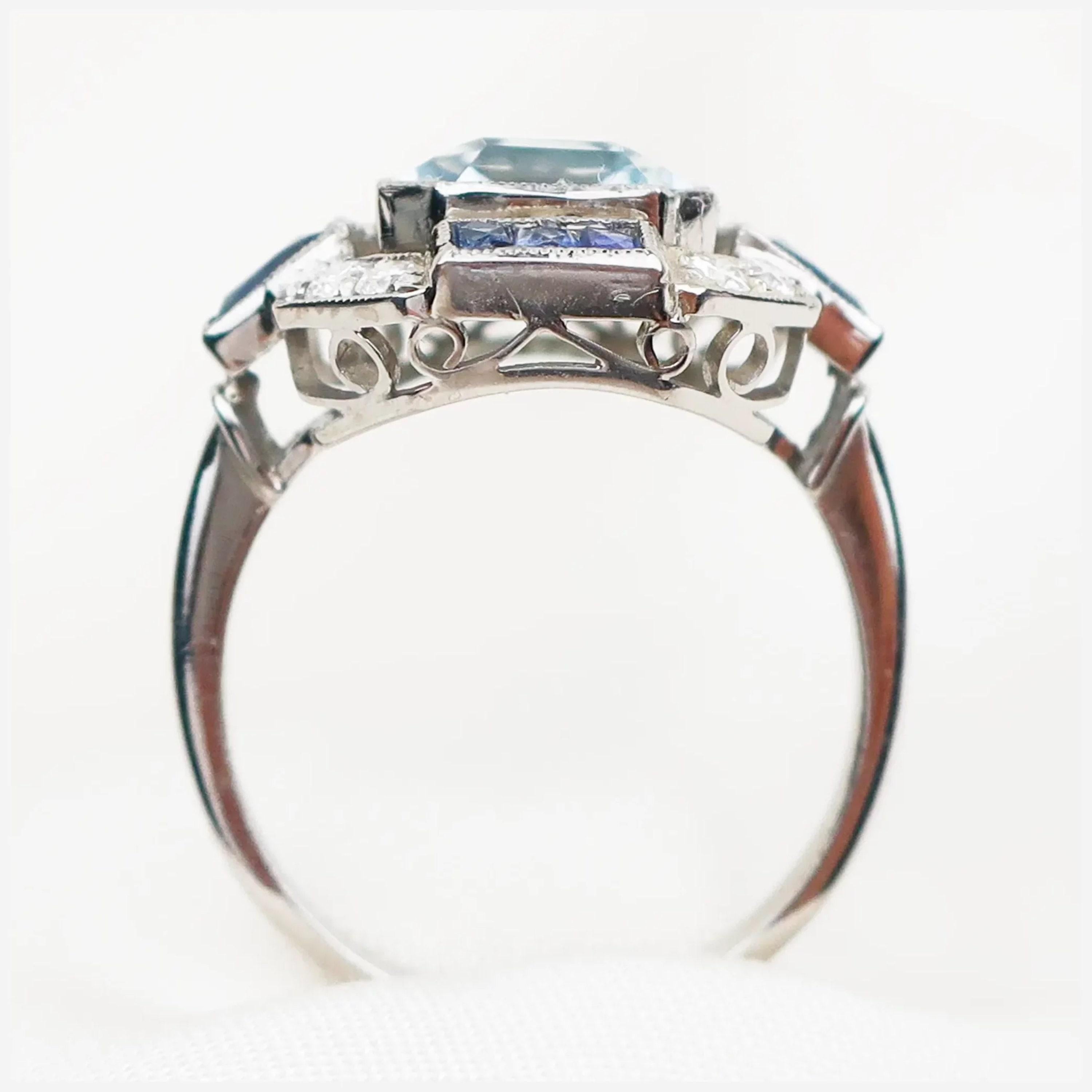 For Sale:  Art Deco 3 CT Certified Natural Aquamarine Diamond Cocktail Ring in 18K Gold 3