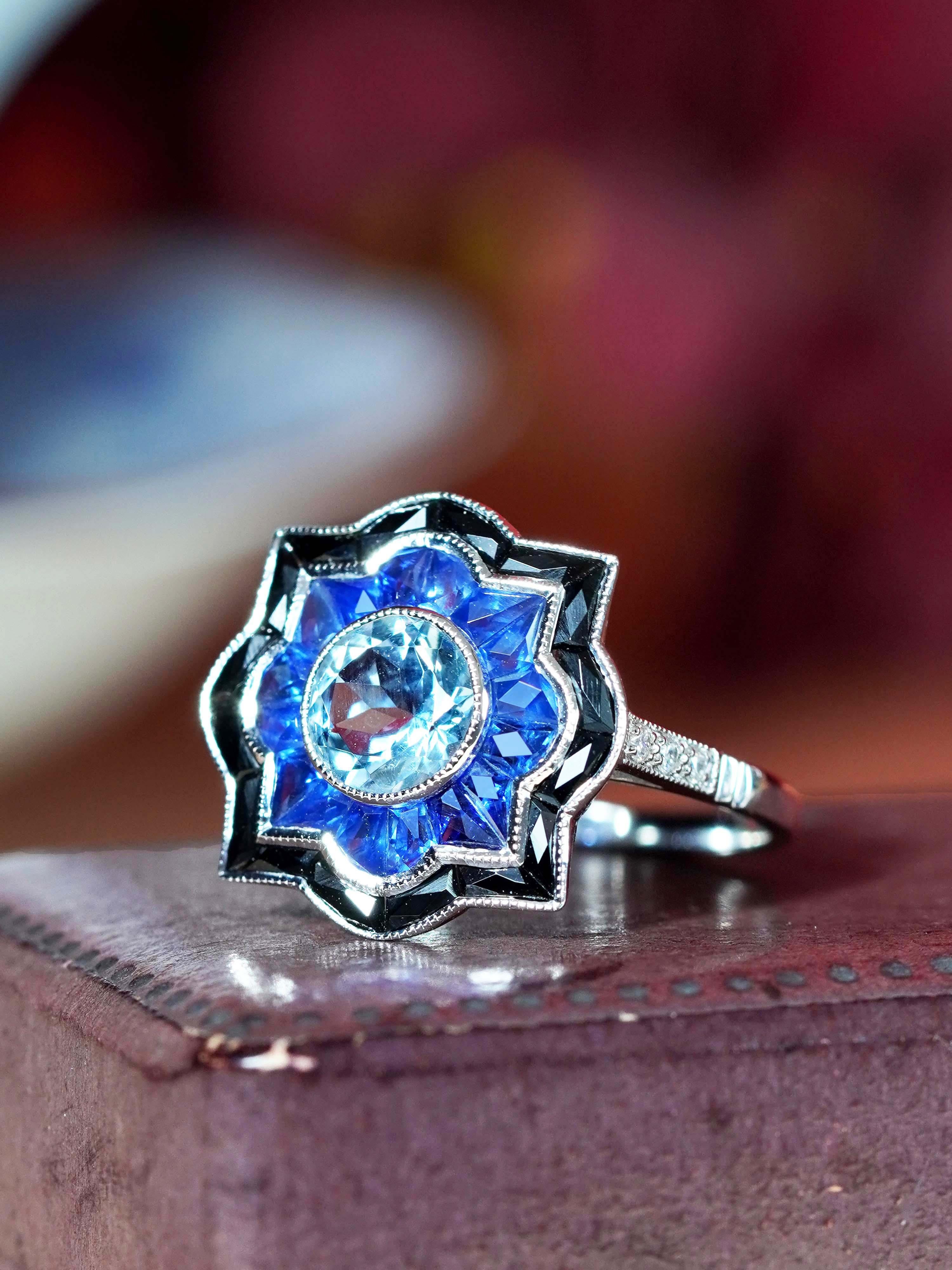 En venta: Aguamarina Zafiro Ónix Anillo de Compromiso Blanco Estilo Art Decó en Oro Blanco de 18 K  3