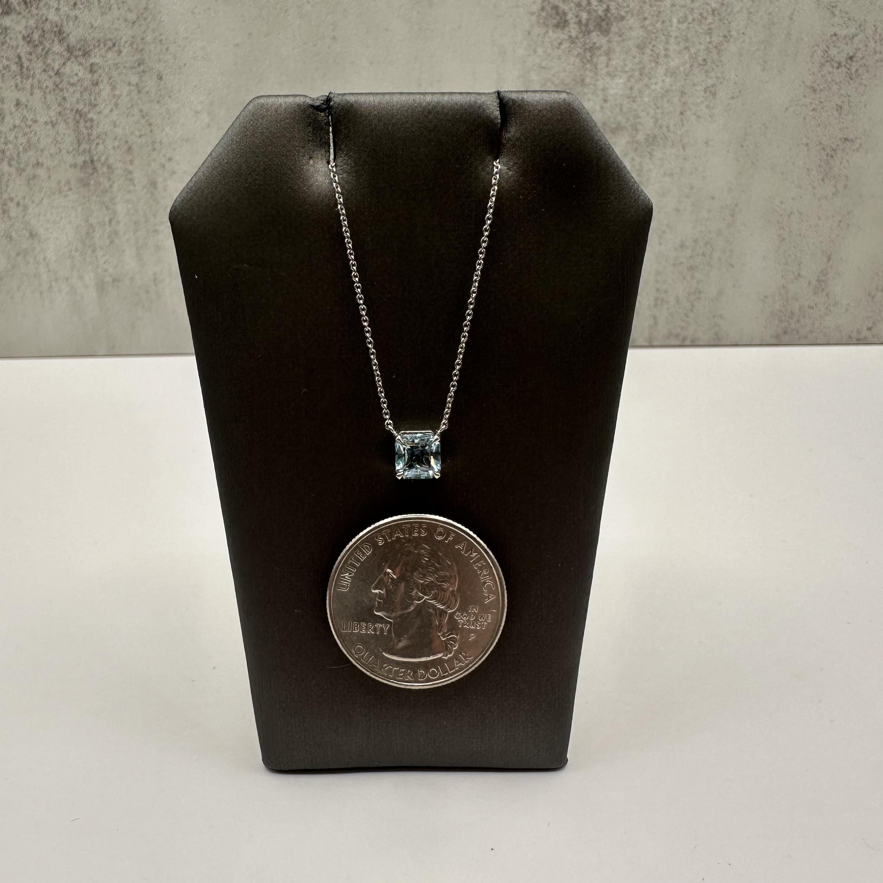 Collana con solitario di acquamarina in oro bianco 14kt - 1,07ctw taglio quadrato radiante In condizioni Nuovo in vendita a West Hempstead, NY