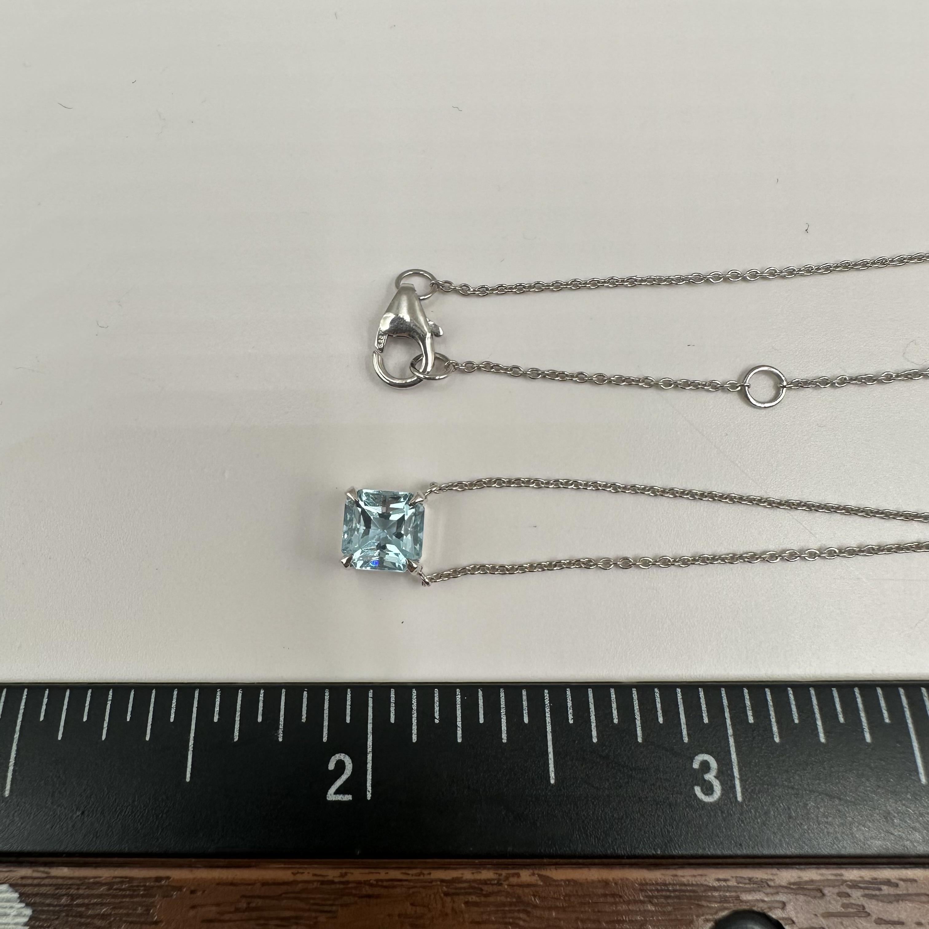 Donna Collana con solitario di acquamarina in oro bianco 14kt - 1,07ctw taglio quadrato radiante in vendita