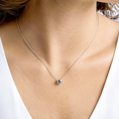 Aquamarin-Solitär-Anhänger-Halskette aus Sterlingsilber, 0,72 Karat Gesamtgewicht, in Zargenfassung