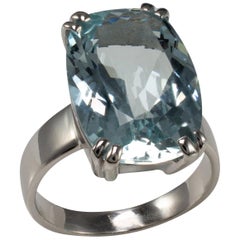 10ct Aquamarine Ring 18 Karat White Gold,