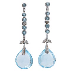 Aigue-marine, topazes, diamants, platine Boucles d'oreilles.